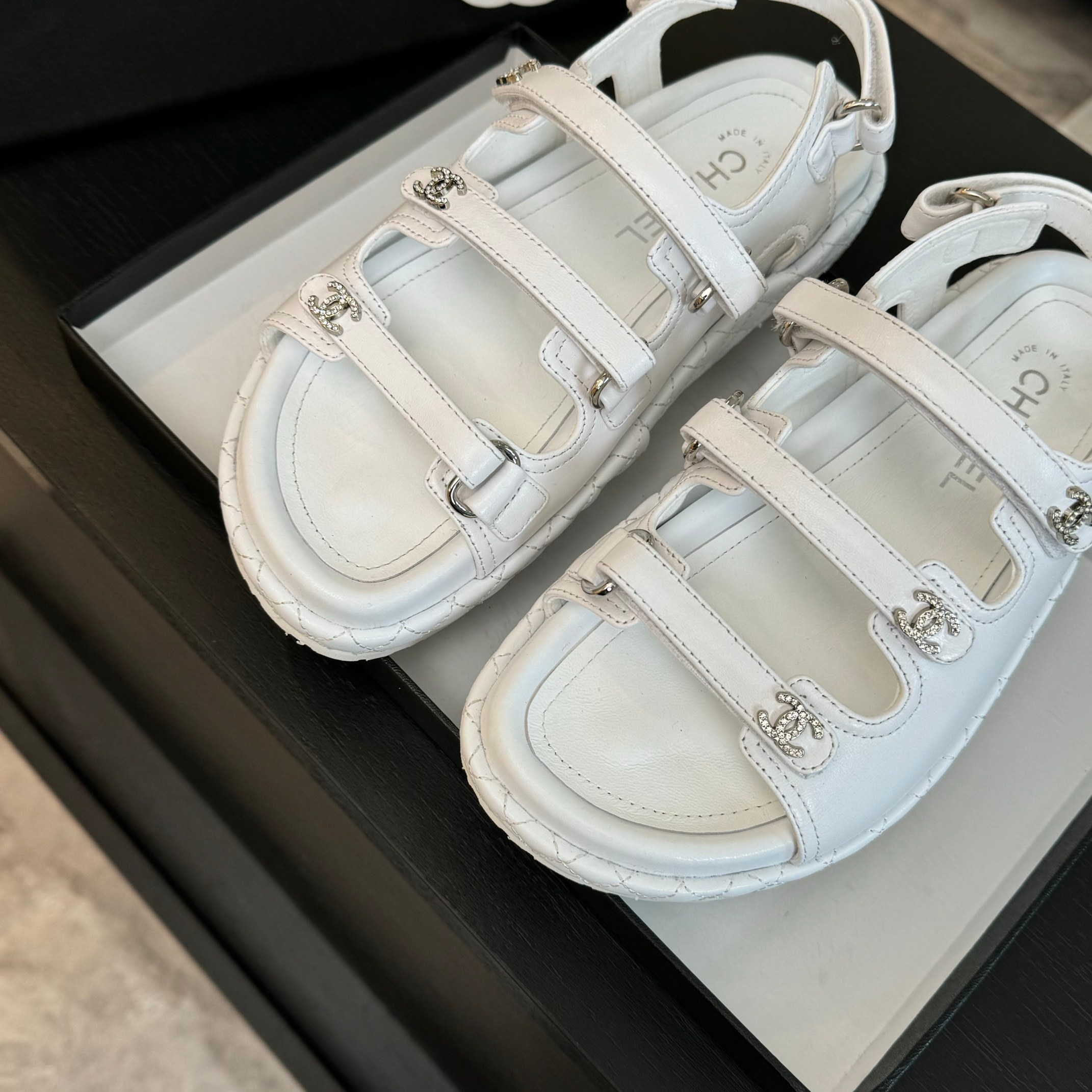 Chanel White Lambskin Beach Sandals With Velcro Straps for Women 6 a1734086055002 5107