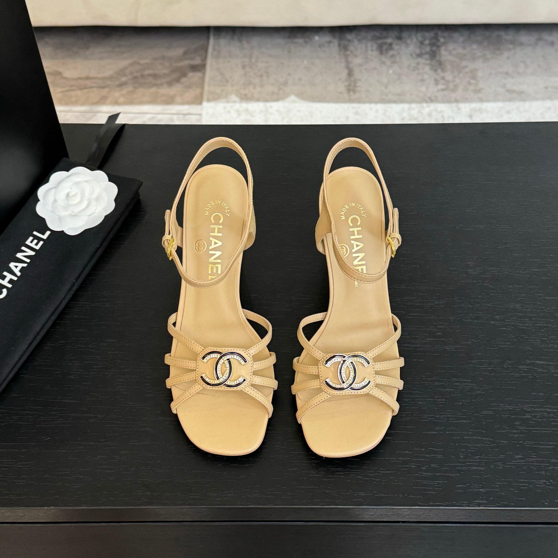 NO:234250,Xiangjia hot sandals shoes series Upper: imported sheepskin Inner: Mianyangli Outsole: genuine leather outsole Heel height: 1.5cm-4.5cm-8.5cm 35-39 Custom made 40 41 Price, high heels, chanel, sandals, high heels, sheepskin, Leather soles19860909香家爆款凉鞋鞋系列 鞋面:进口羊皮 内里:绵阳里 大底:真皮大底 跟高:1.5cm-4.5cm-8.5 cm 35-39 定做40 41  价格,高跟鞋,chanel,sandals,high heels,sheepskin,Leather soles,Women's Shoes