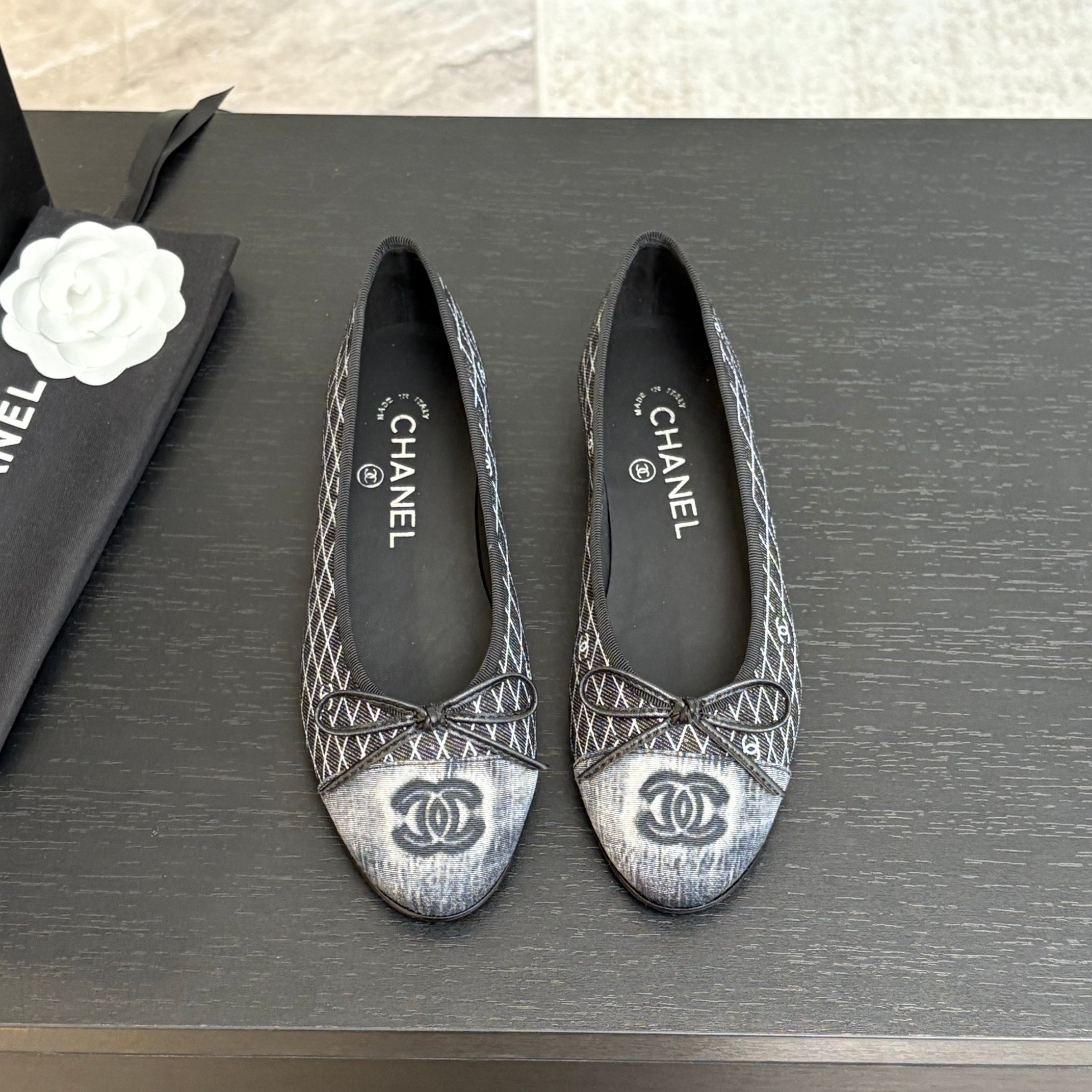 Elegant Chanel 25P Denim Ballet Flats - Authentic Quality & Craftsmanship 3 a1742113997770 0306