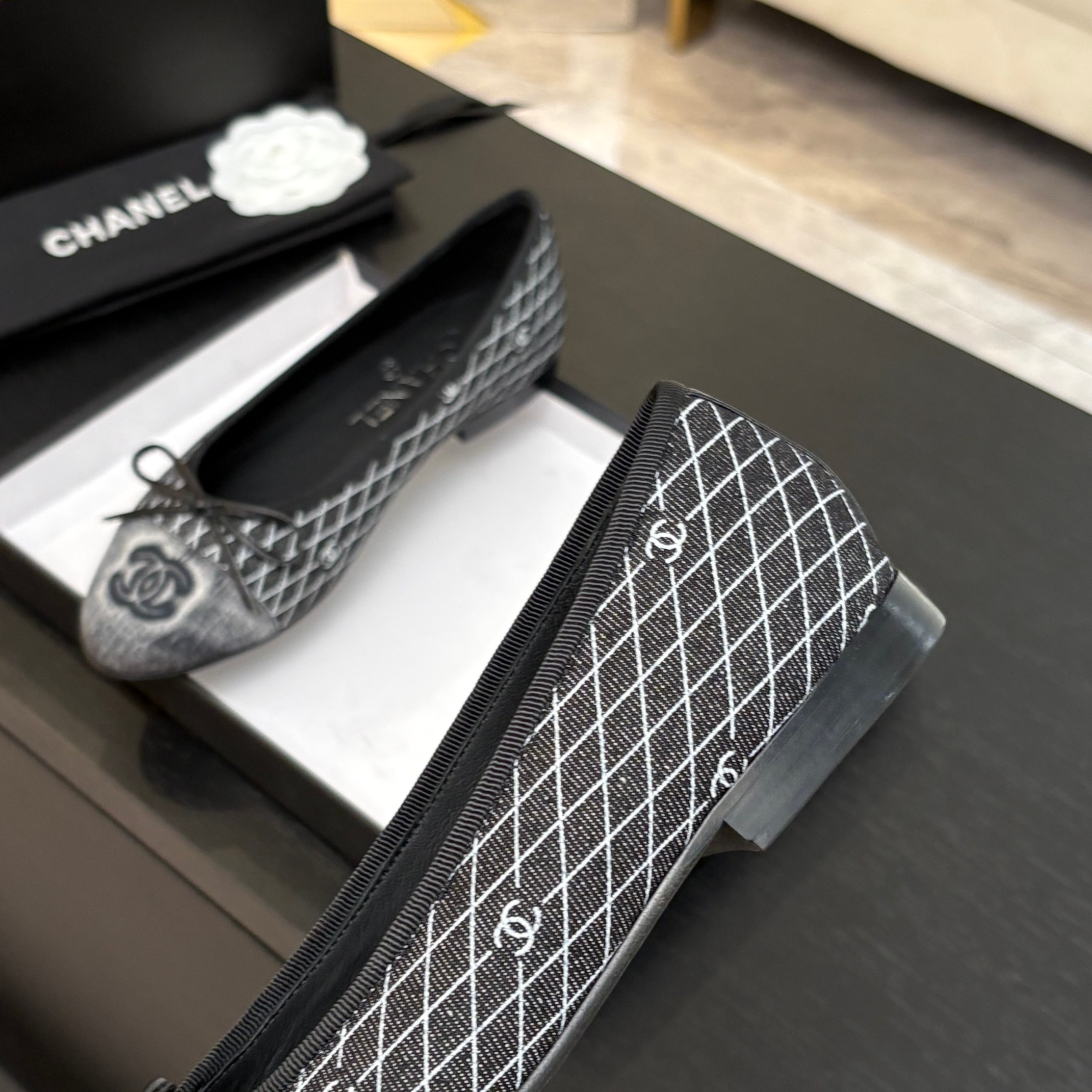 Elegant Chanel 25P Denim Ballet Flats - Authentic Quality & Craftsmanship 9 a1742113997979 3802