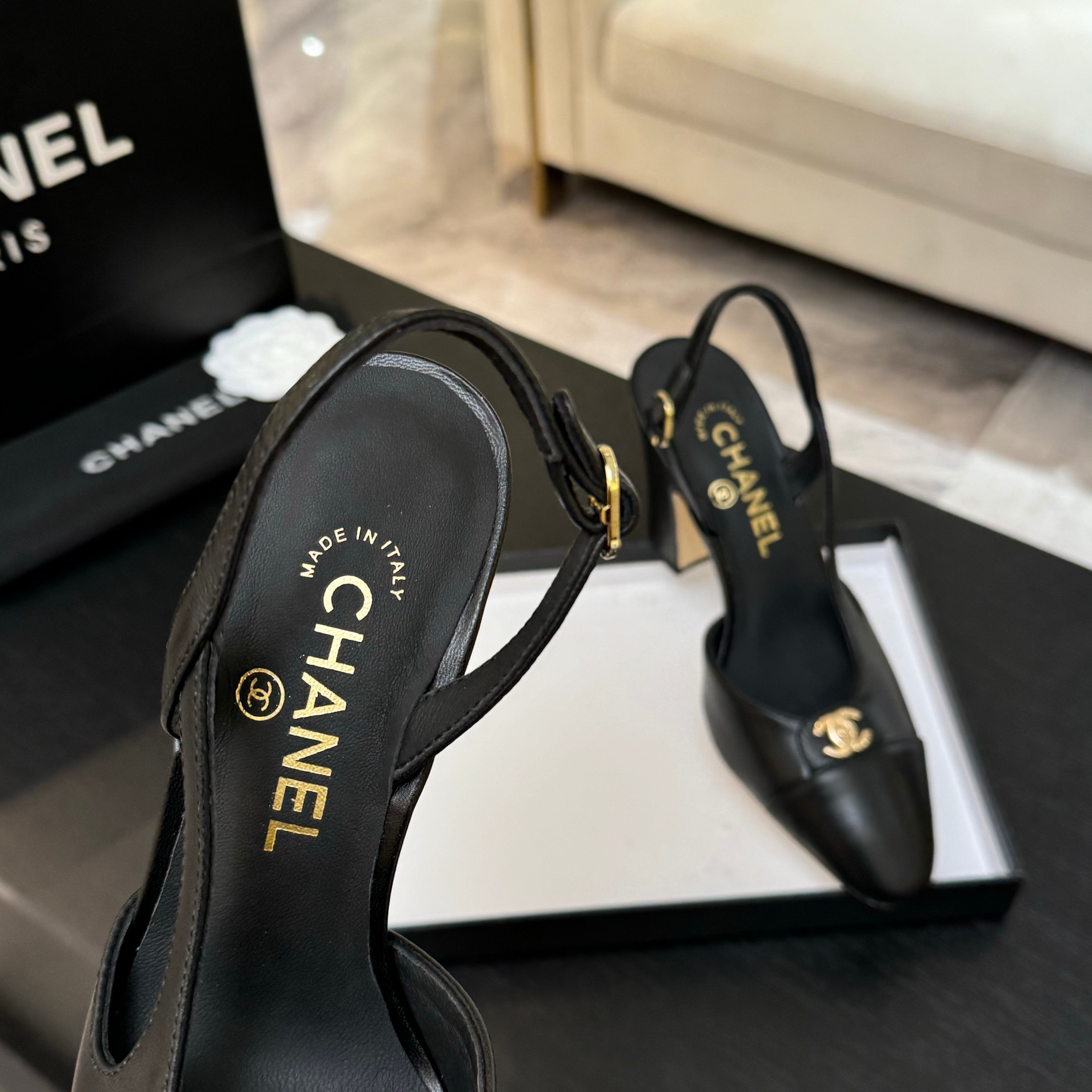 Chanel Slingback Heels: Elegant Two-Tone Leather Pumps with CC Logo 7 a1742809243602 0848