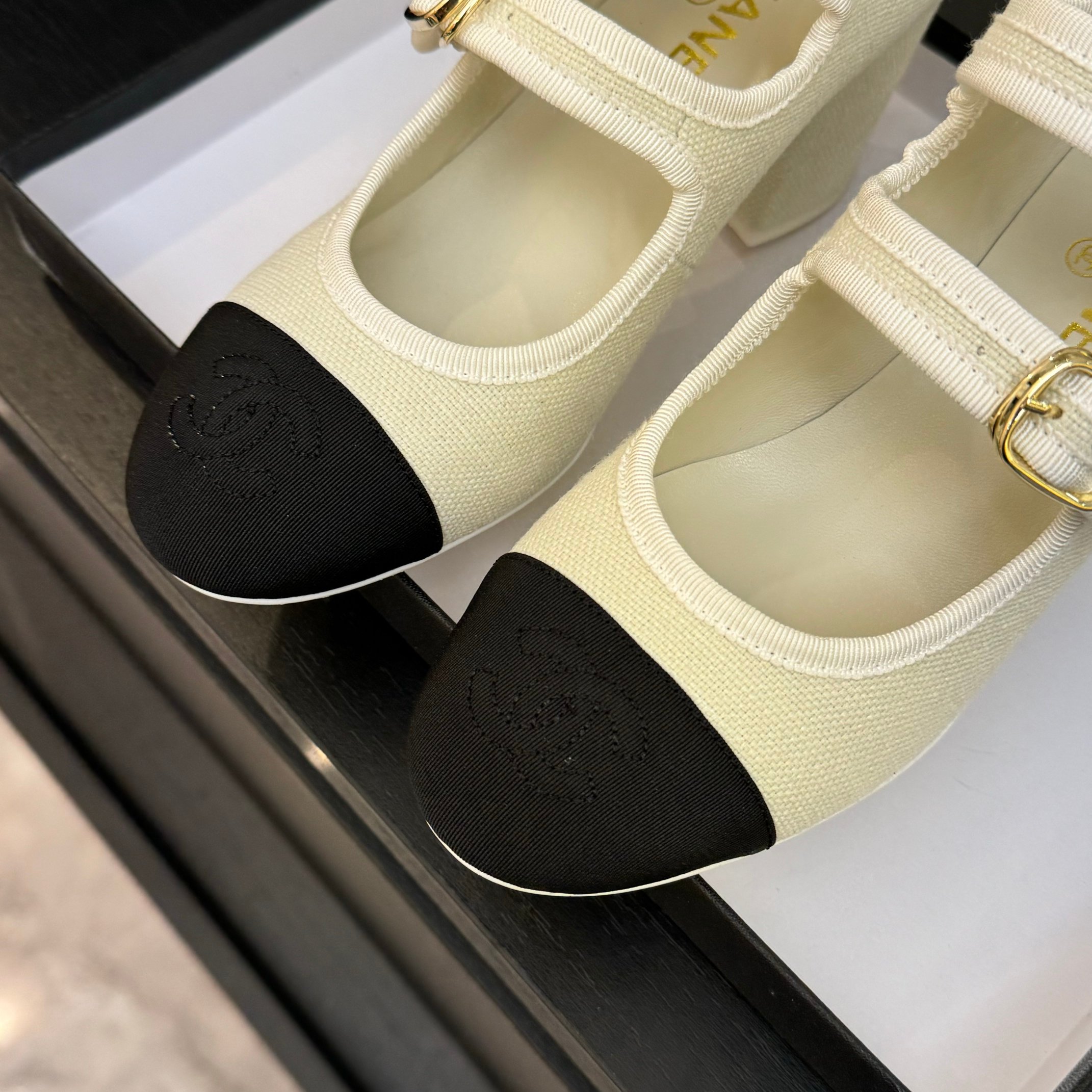 Chanel Mary Jane Block Heel Pumps with Double C Buckle and T-strap 9 a1742983242391 6800