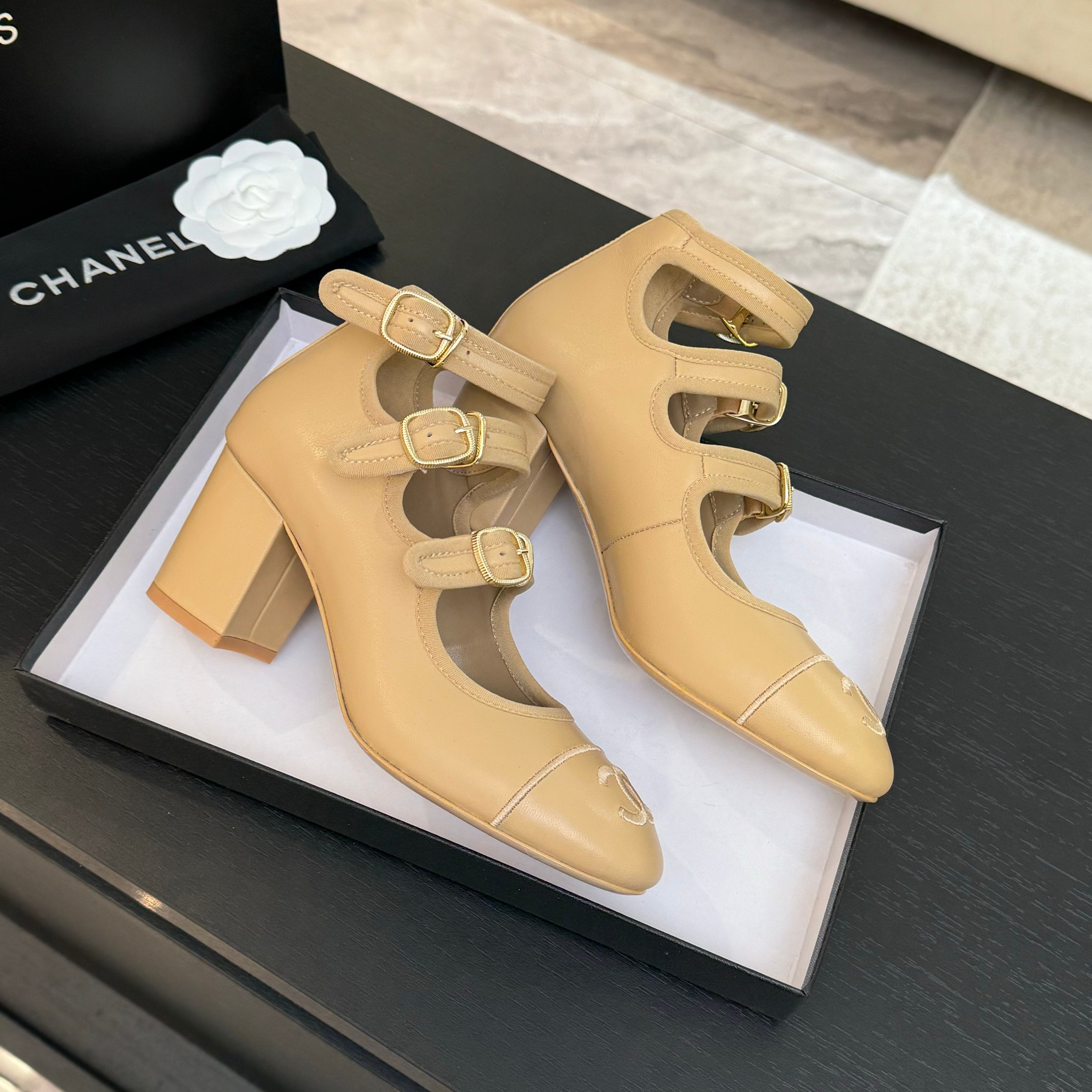 Chanel Mary Jane Beige Leather Block Heel Pumps with Double CC Buckle 3 a1742983285964 4468