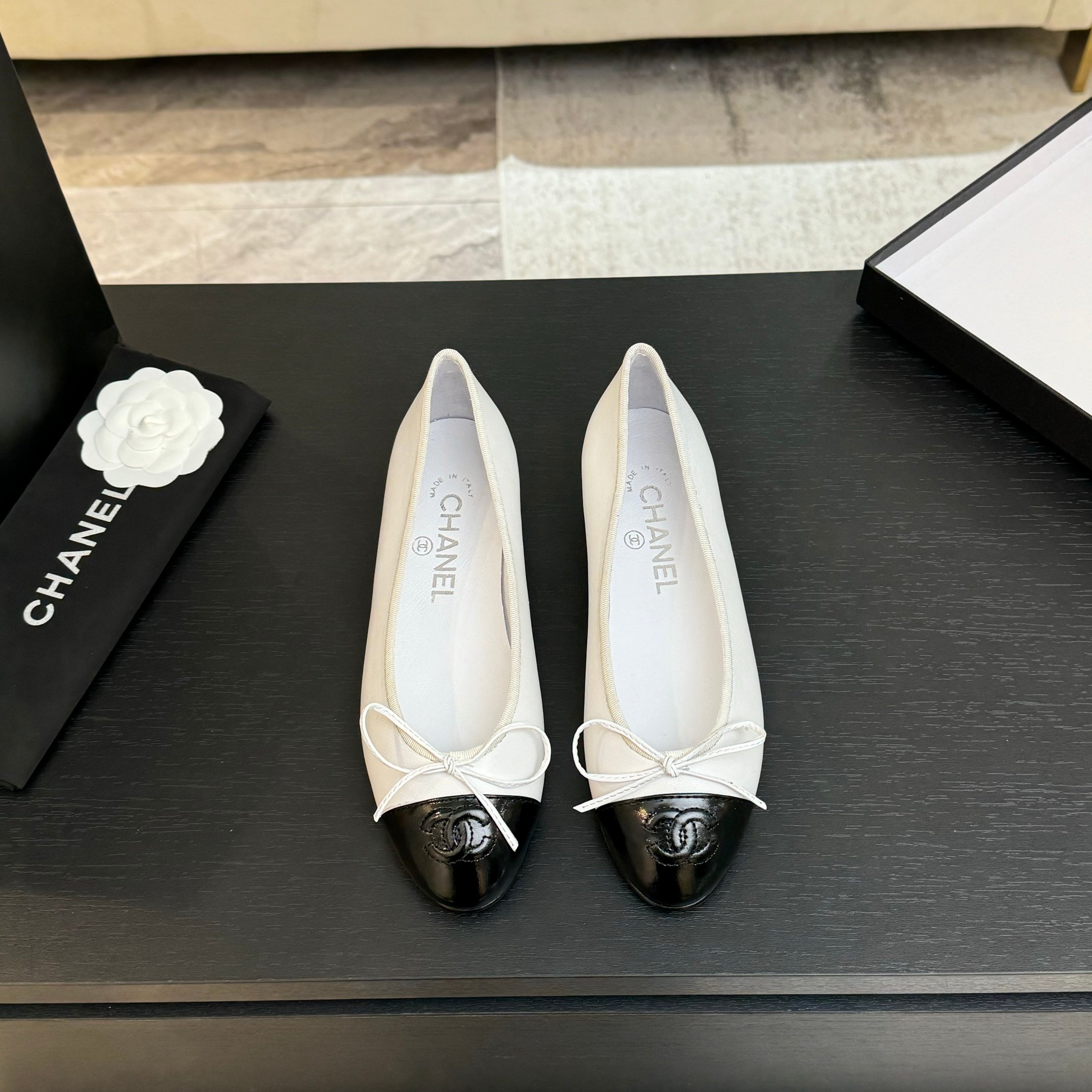 NO:226674,25Fw early spring latest color chanel small fragrance bow ballet flat shoes. Trust me. This is a pair of ballet shoes that can take you to a good place. Upper sheepskin inner sheepskin inner sole Italian leather outsole size 34-41 positive size (34.40.41.42 custom-made non-return and exchange), ballet shoes, chanel, sheepskin, Leather soles1986090925Fw早春最新配色chanel小香蝴蝶结芭蕾舞平底单鞋 相信我 这是一双能带你去到好地方的芭蕾舞鞋 鞋面羊皮 内里羊皮内里 鞋底意大利真皮大底 码数34-41正码（34.40.41.42定制不退换）,芭蕾舞鞋,chanel,sheepskin,Leather soles,Women's Shoes
