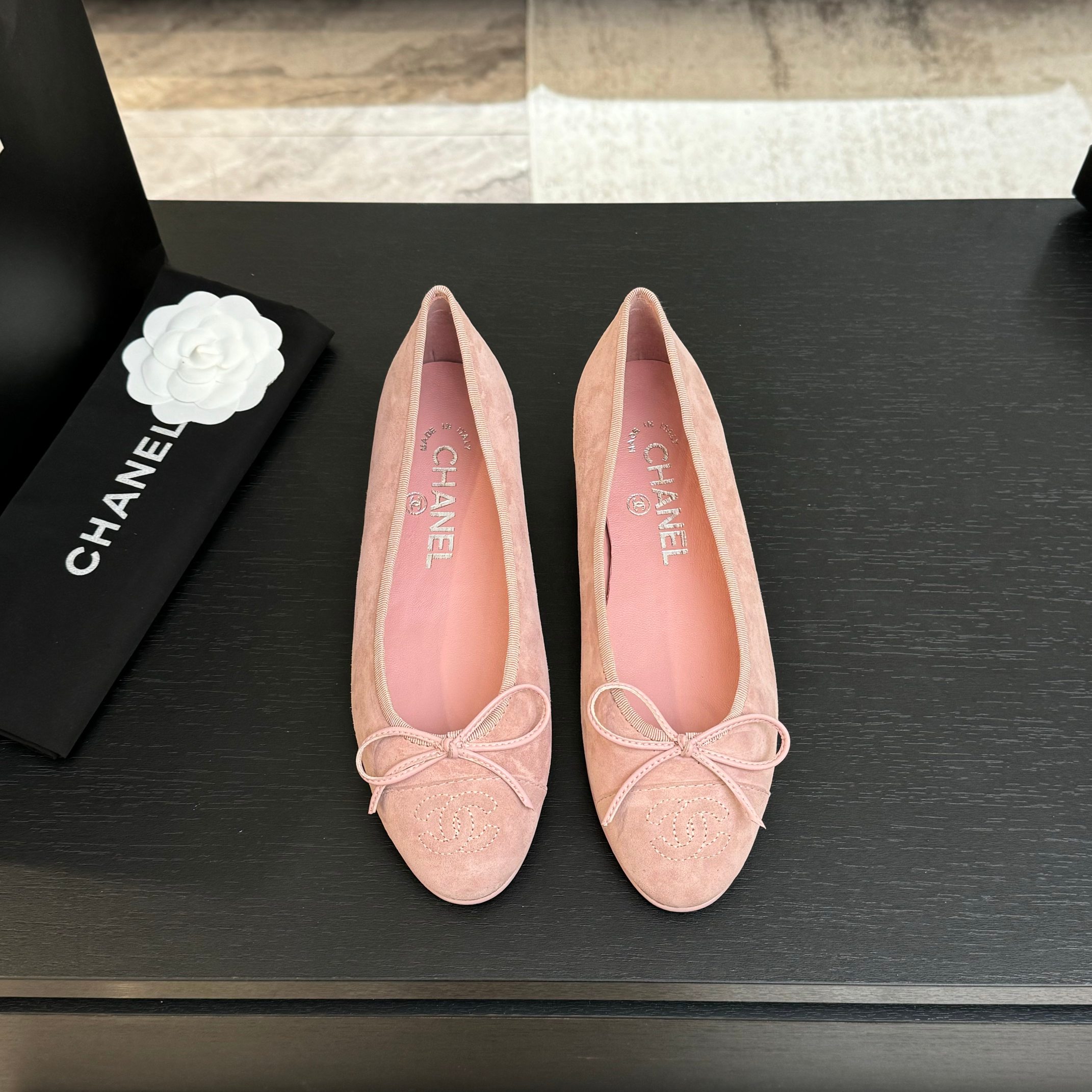 NO:226684,25Fw early spring latest color chanel small fragrance bow ballet flat shoes. Trust me. This is a pair of ballet shoes that can take you to a good place. Upper sheepskin inner sheepskin inner sole Italian leather outsole size 34-41 positive size (34.40.41.42 custom-made non-return and exchange), ballet shoes, chanel, sheepskin, Leather soles1986090925Fw早春最新配色chanel小香蝴蝶结芭蕾舞平底单鞋 相信我 这是一双能带你去到好地方的芭蕾舞鞋 鞋面羊皮 内里羊皮内里 鞋底意大利真皮大底 码数34-41正码（34.40.41.42定制不退换）,芭蕾舞鞋,chanel,sheepskin,Leather soles,Women's Shoes