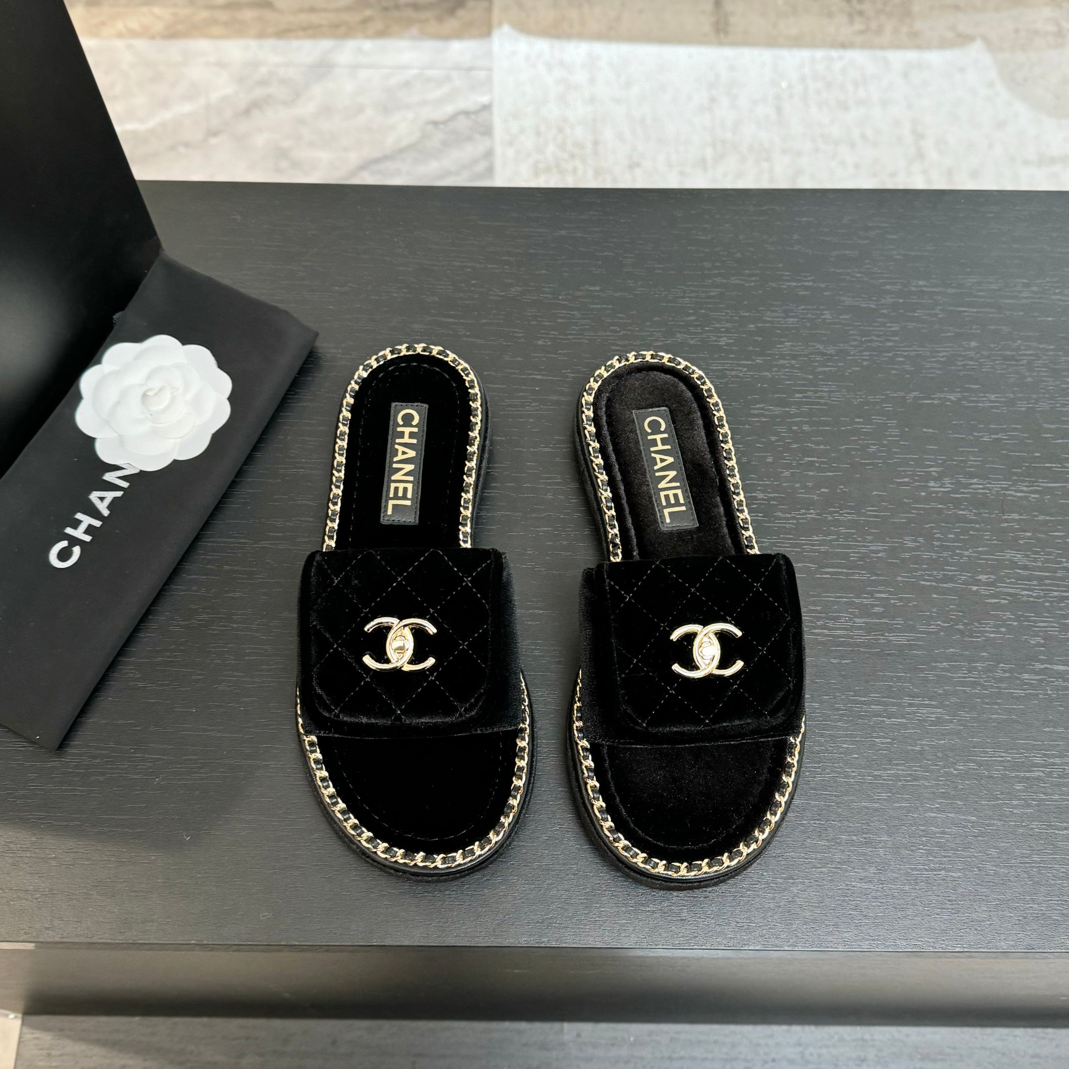Canel Chanel Chain-Trimmed Quilted Double C Buckle Velvet Sandals Slides 3 a1744016328414 3203