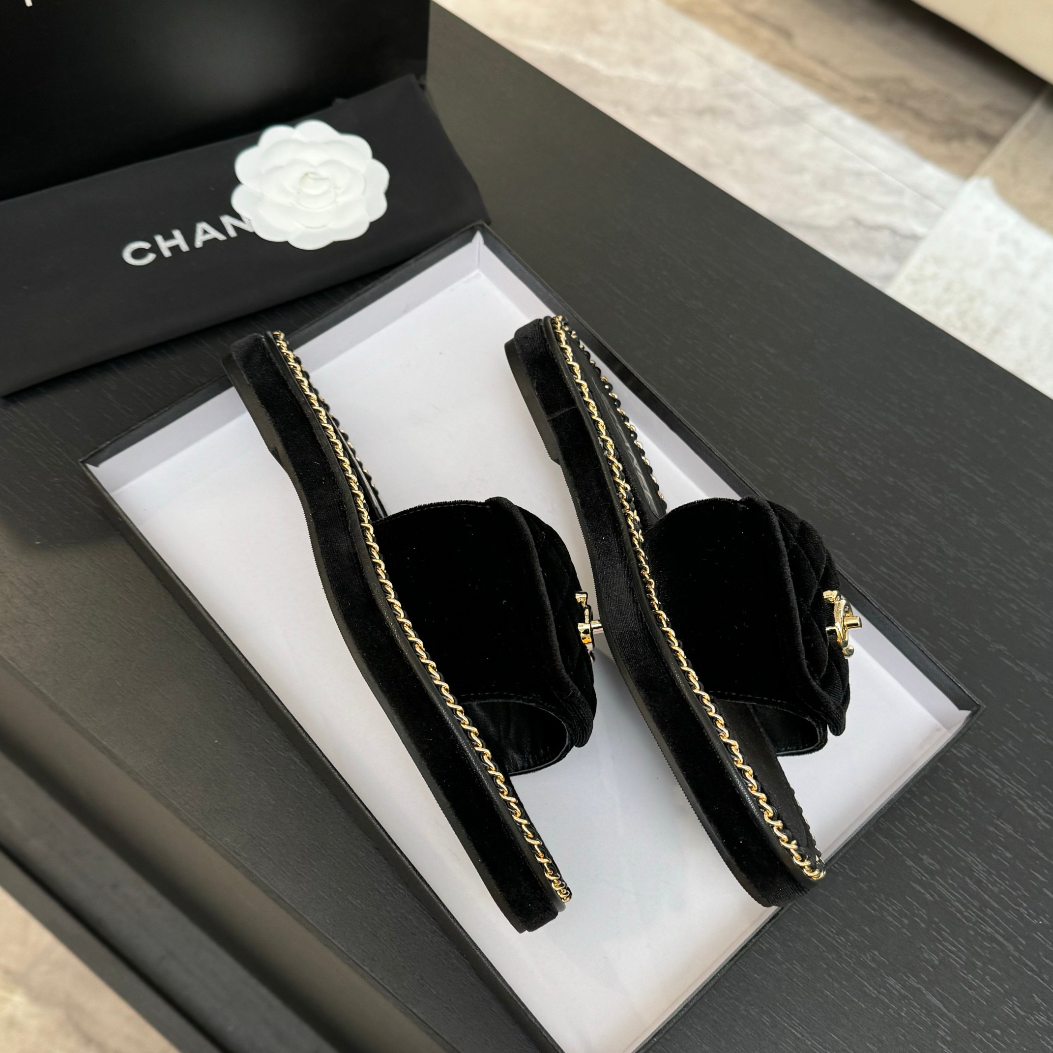 Canel Chanel Chain-Trimmed Quilted Double C Buckle Velvet Sandals Slides 8 a1744016329808 4674