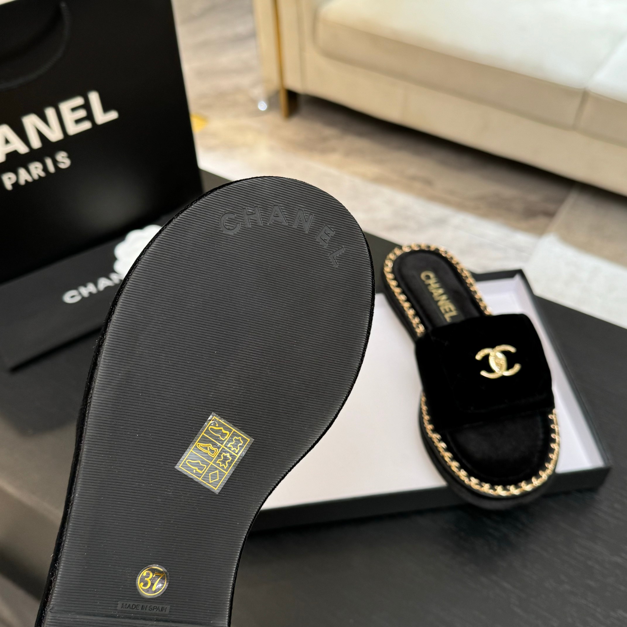 Canel Chanel Chain-Trimmed Quilted Double C Buckle Velvet Sandals Slides 7 a1744016329851 0381