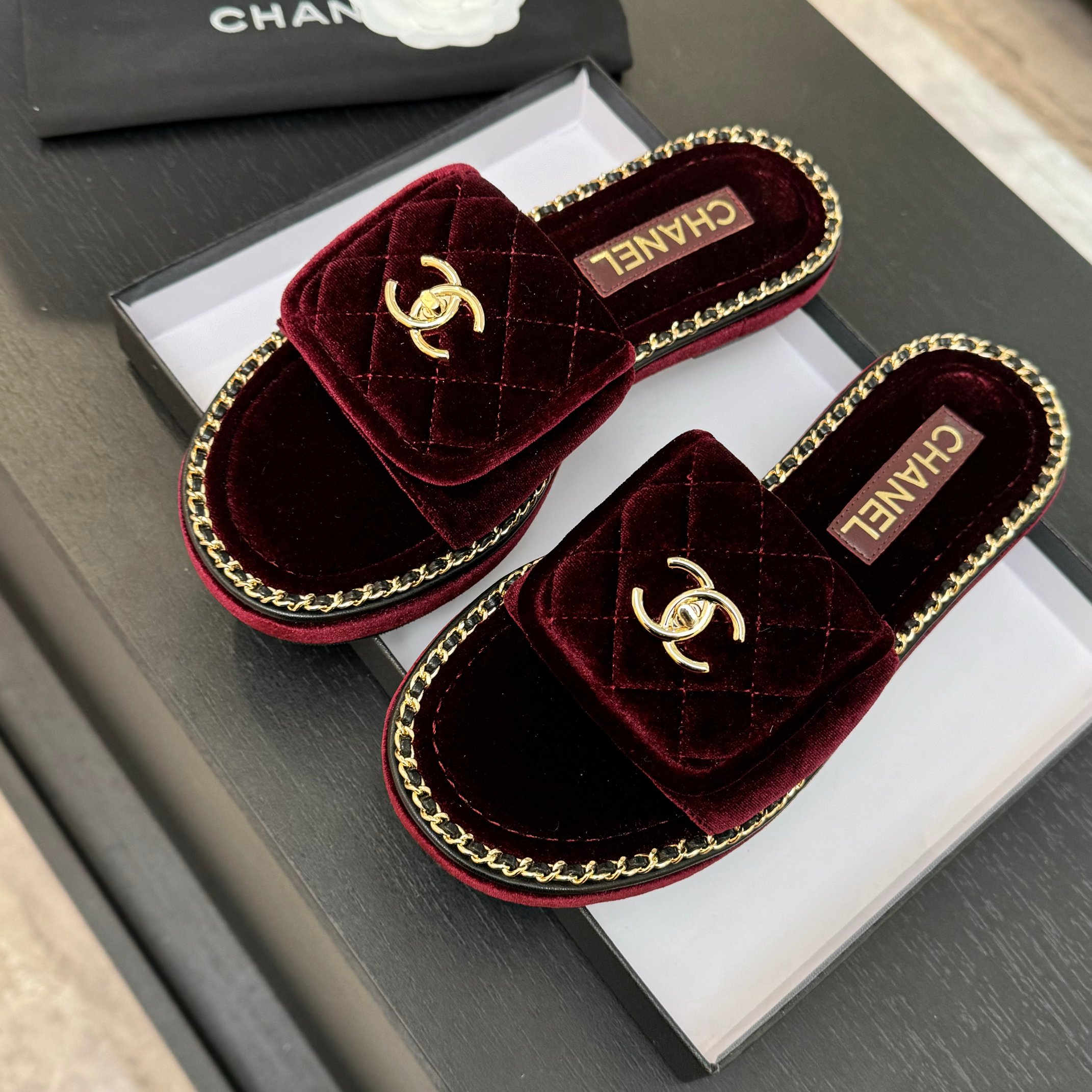 CanelChanel Chain-Trimmed Quilted Velvet CC Logo Sandals Slides Burgundy 6 a1744016366399 8657