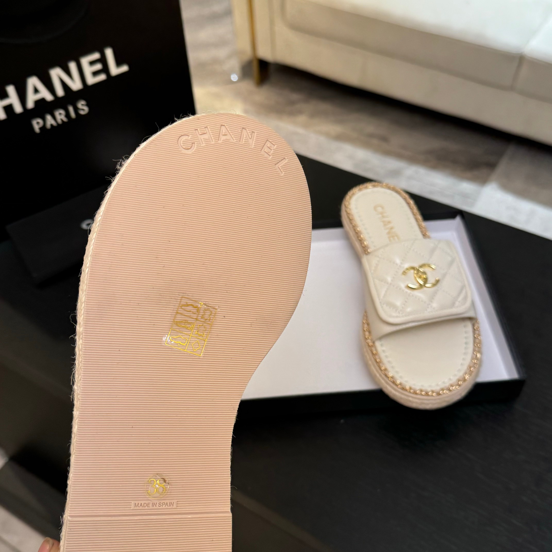 Chanel CC Chain Trim Quilted Leather Sandals - Elegant Summer Slides 7 a1744016383141 3777
