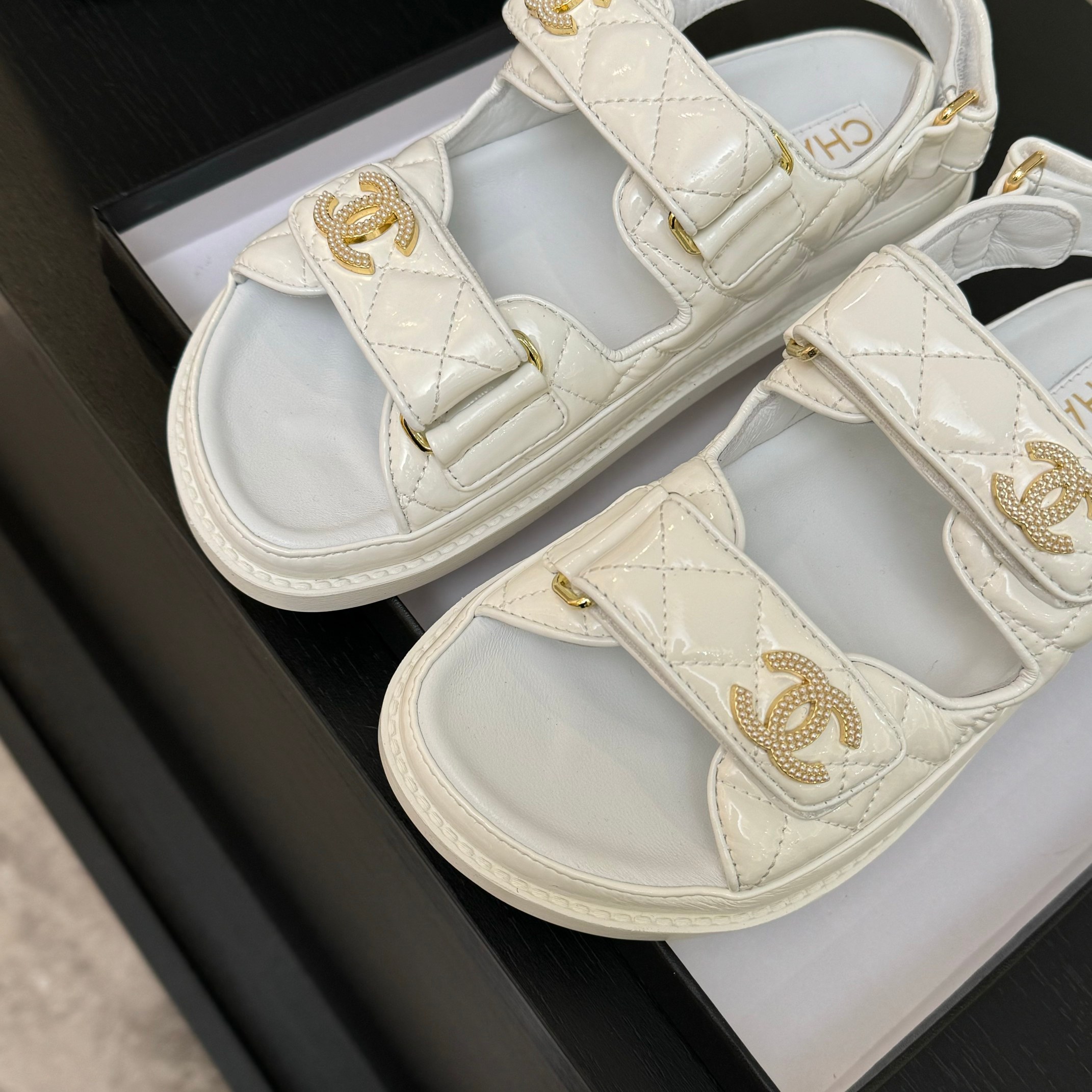 Chanel Women's Lambskin Leather White Sandals, 2025 Spring/Summer New Collection 4 a1744187803225 5244