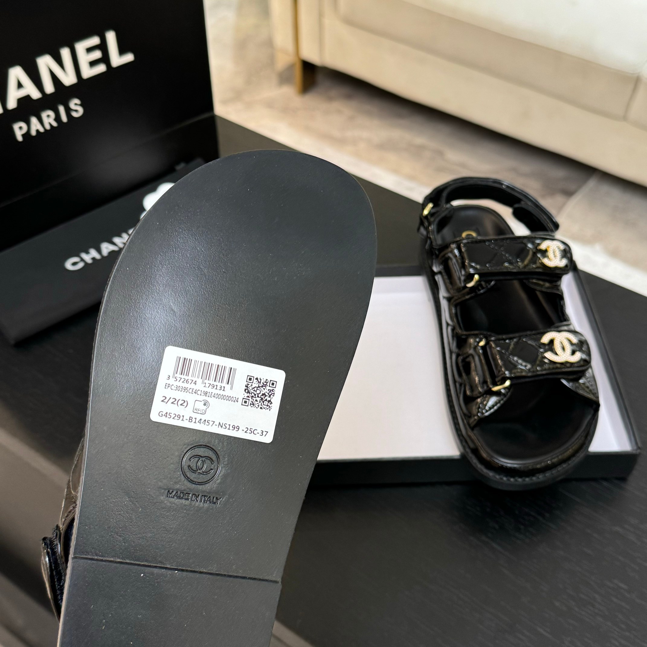 Chanel Women's Black Lambskin Crystal Sandals CC Logo Beach Shoes Slides 9 a1744187842475 5617