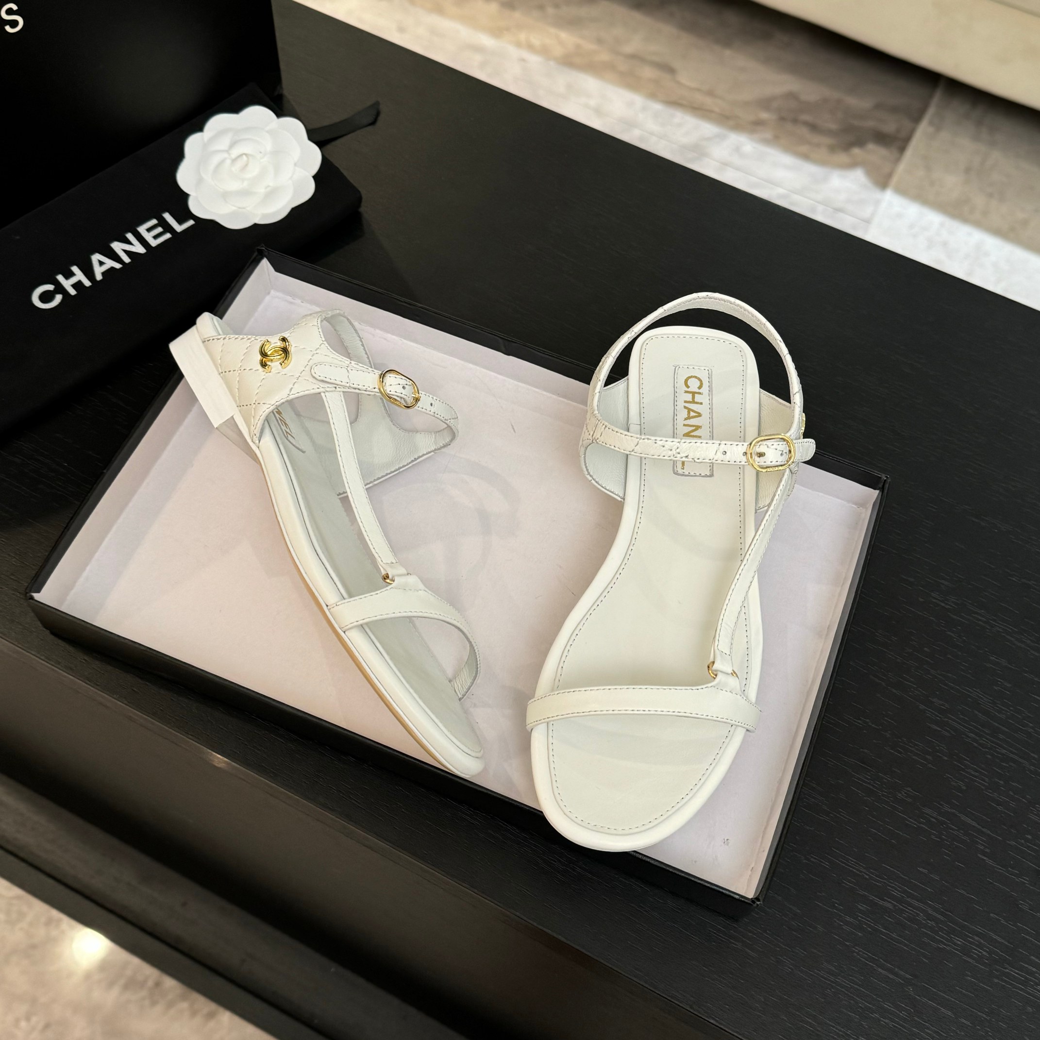 Elegant Chanel-Inspired Flat Sandals with Quilted Design and Double C Logo 10 a1744275891954 3707