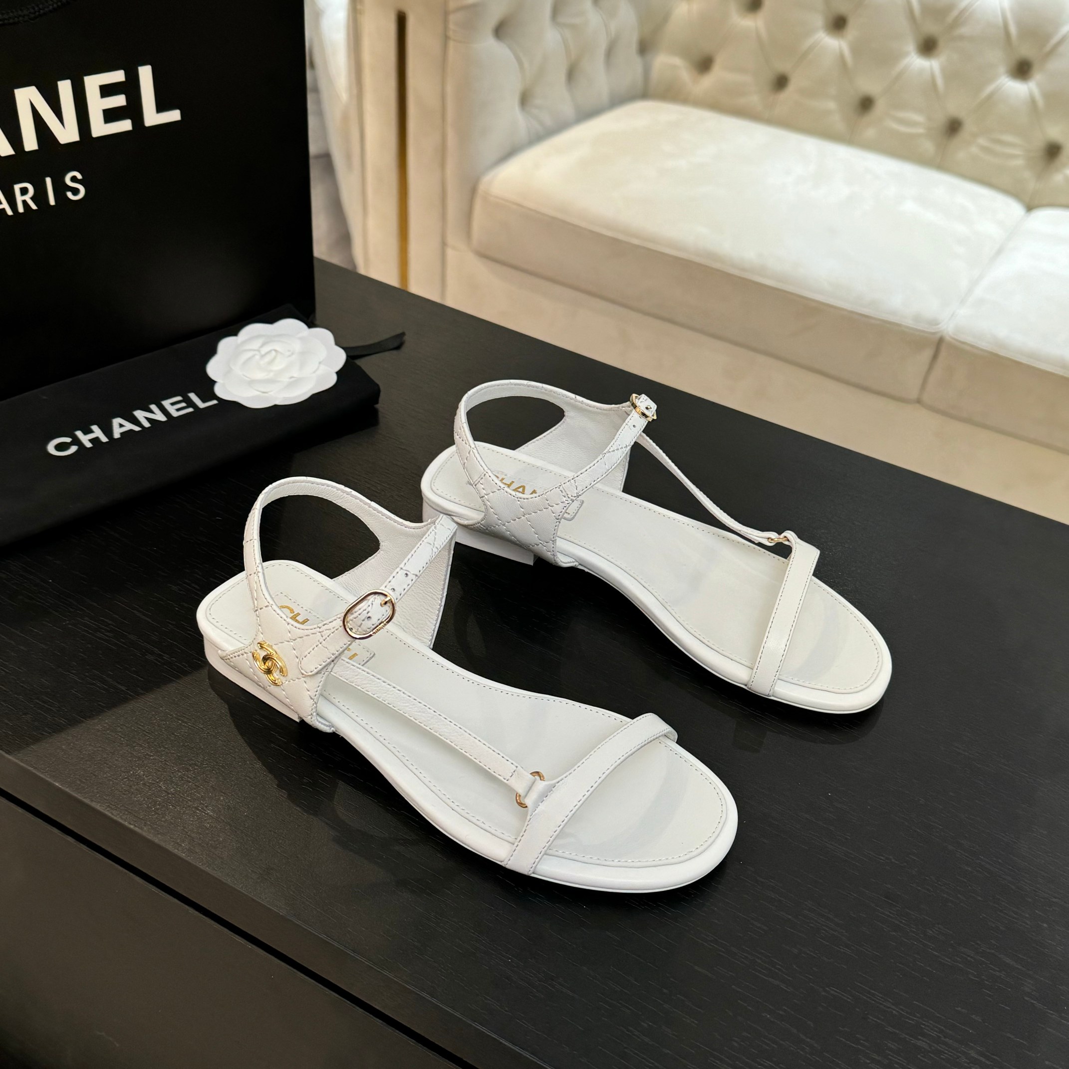 Elegant Chanel-Inspired Flat Sandals with Quilted Design and Double C Logo 2 a1744275902654 1516