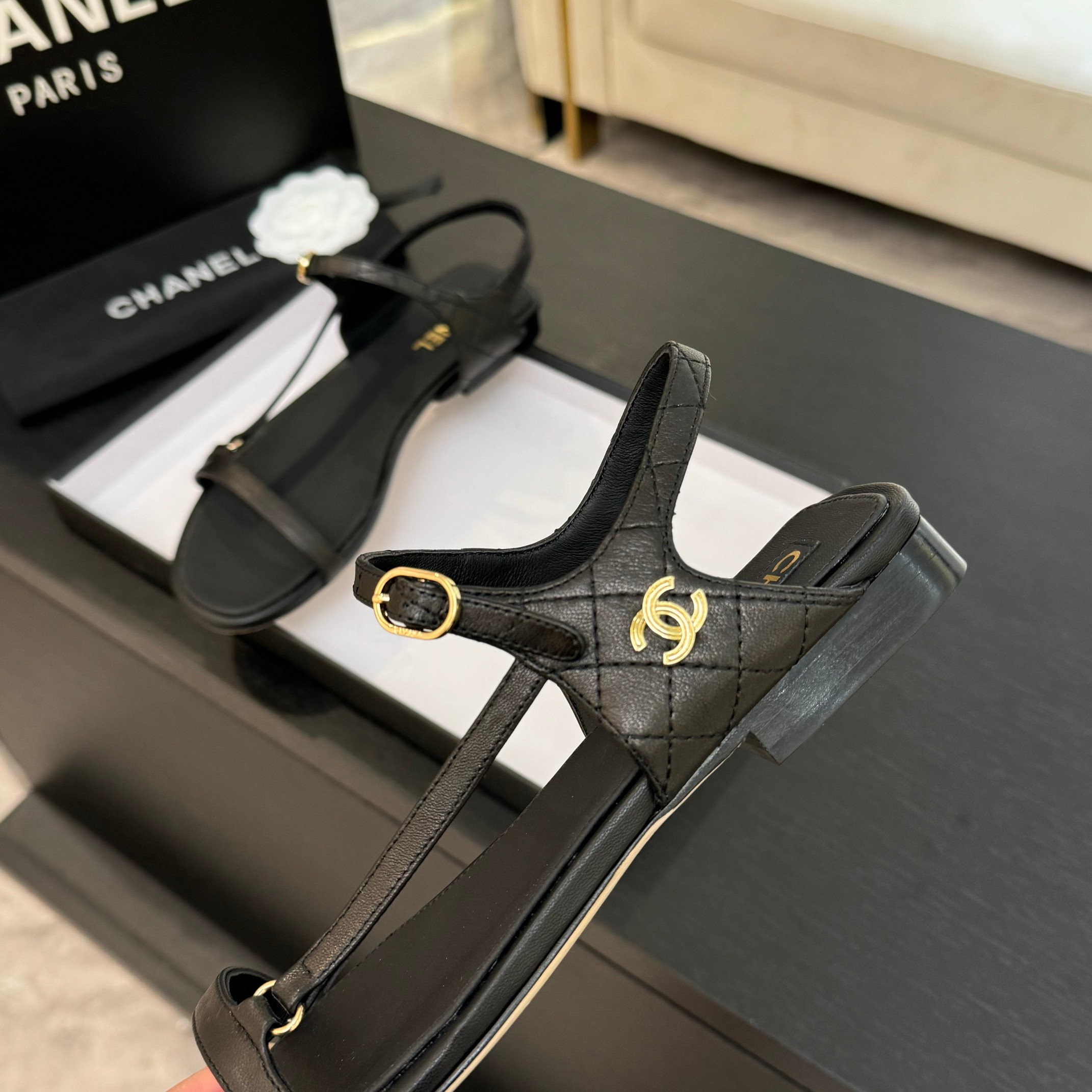 Elegant Chanel-Inspired Flat Sandals with Quilted Design and CC Logo Accent 5 a1744275943515 4265