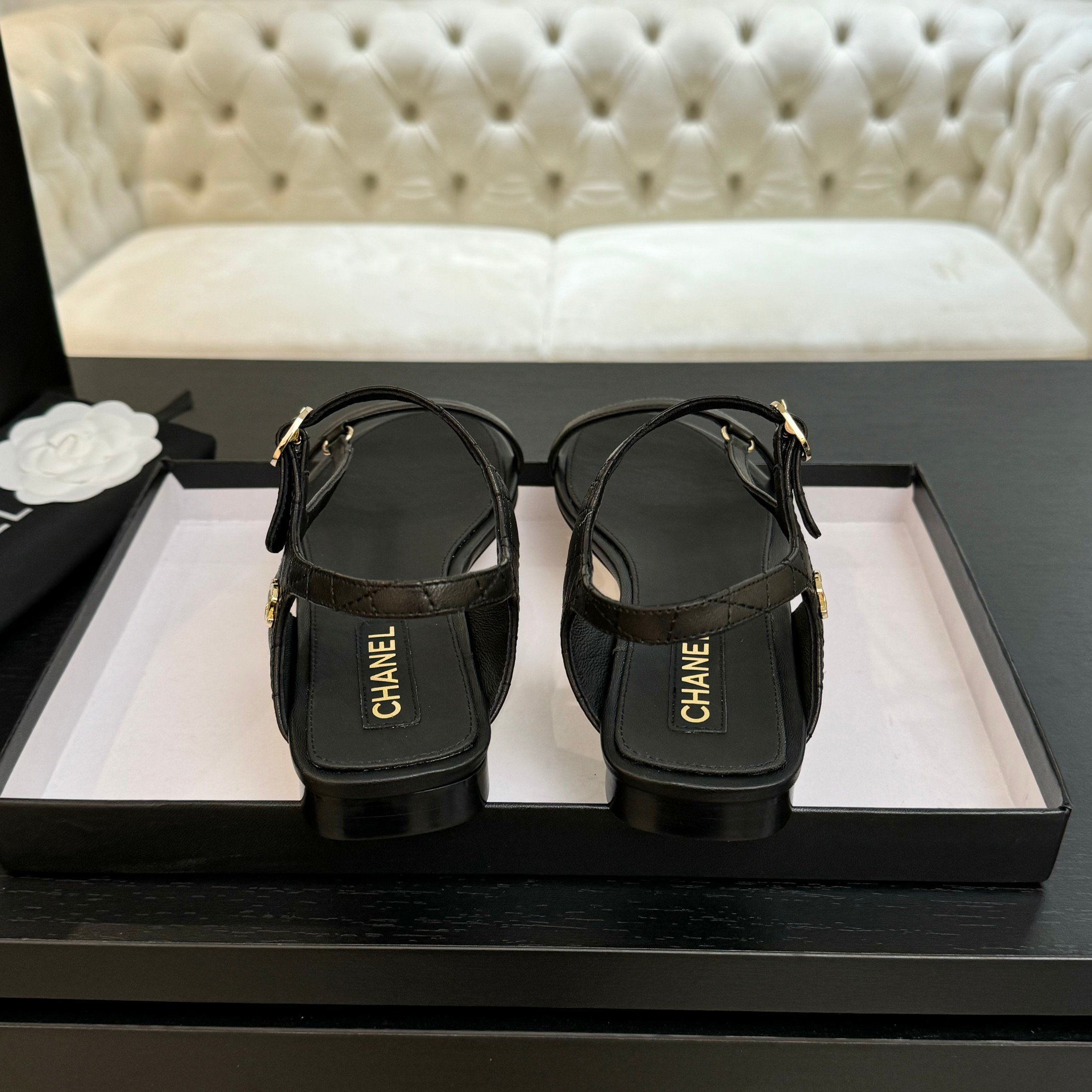 Elegant Chanel-Inspired Flat Sandals with Quilted Design and CC Logo Accent 10 a1744275946915 3885