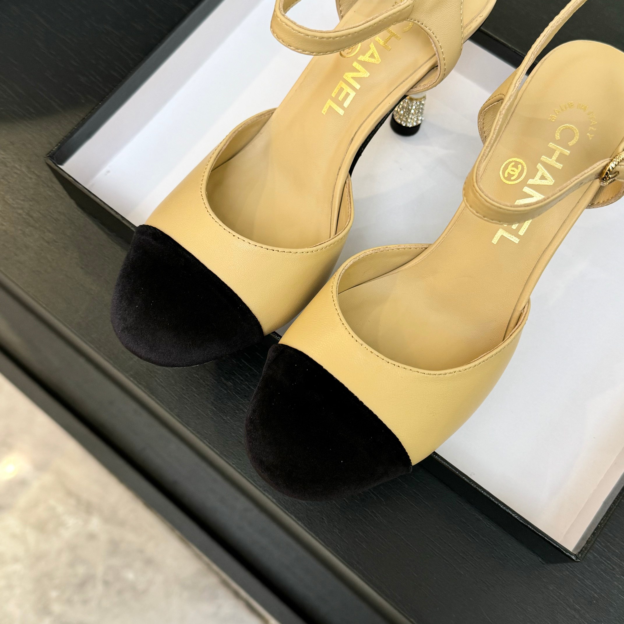 Chanel Women's Pearl Heel Sandals, Classic and Versatile Design 6 a1745832312722 5232