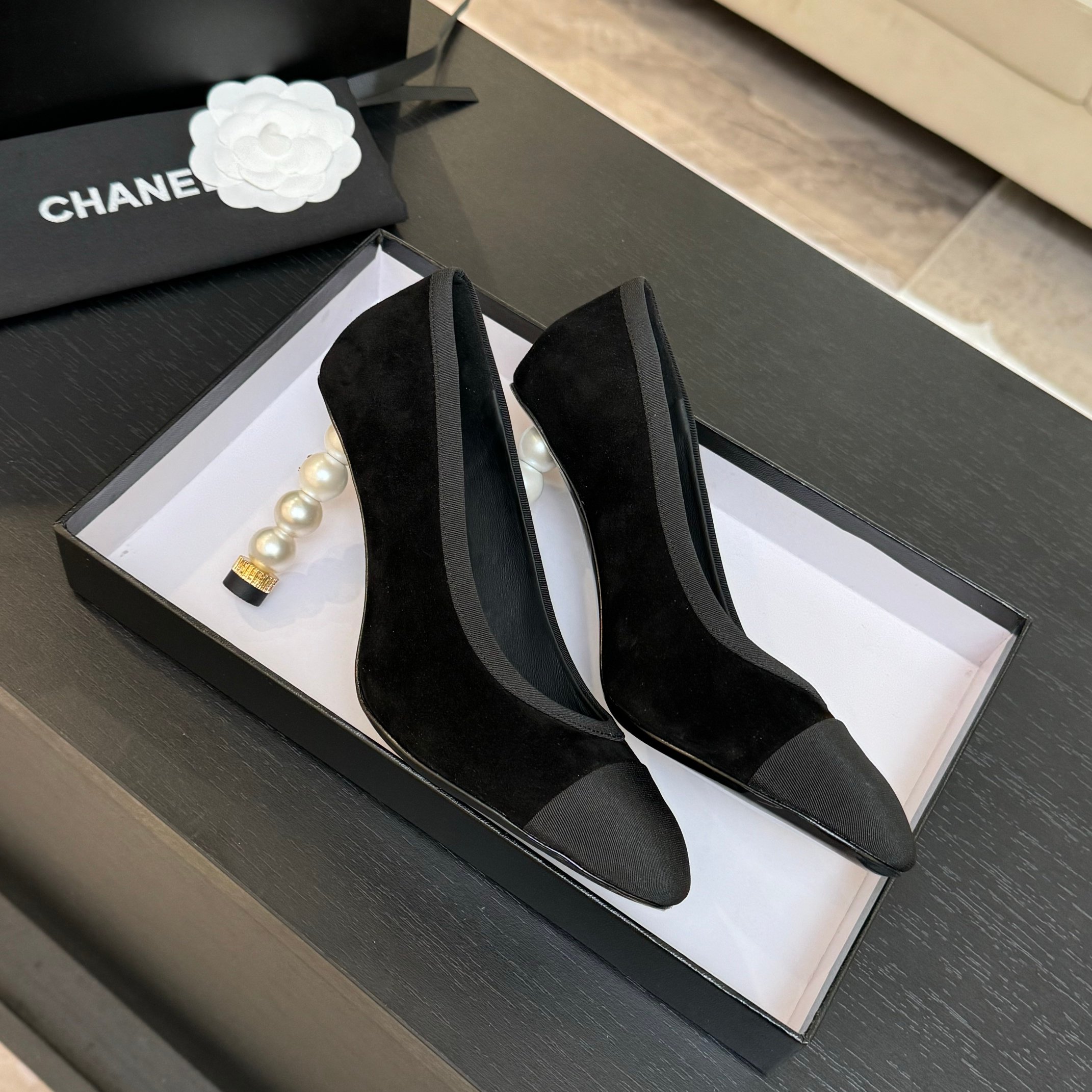 Chanel 25SS Women's Black Suede Pumps with Pearl Heel, Classic and Versatile 1 Chanel 25SS Women's Black Suede Pumps with Pearl Heel, Classic and Versatile
