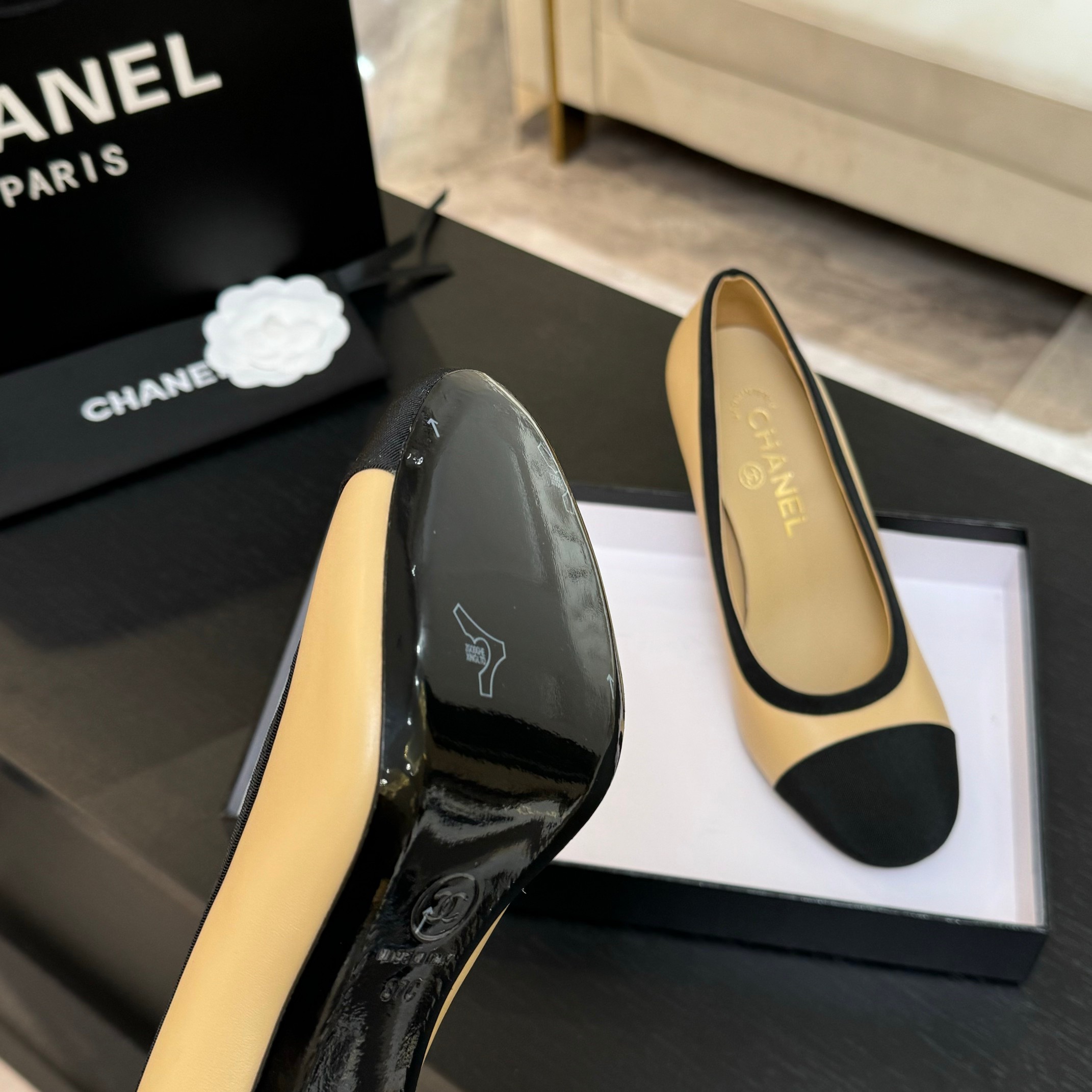 Chanel Women's Beige & Black Leather Pointed Toe Pearl Heel Pumps 8 a1745832512758 4512