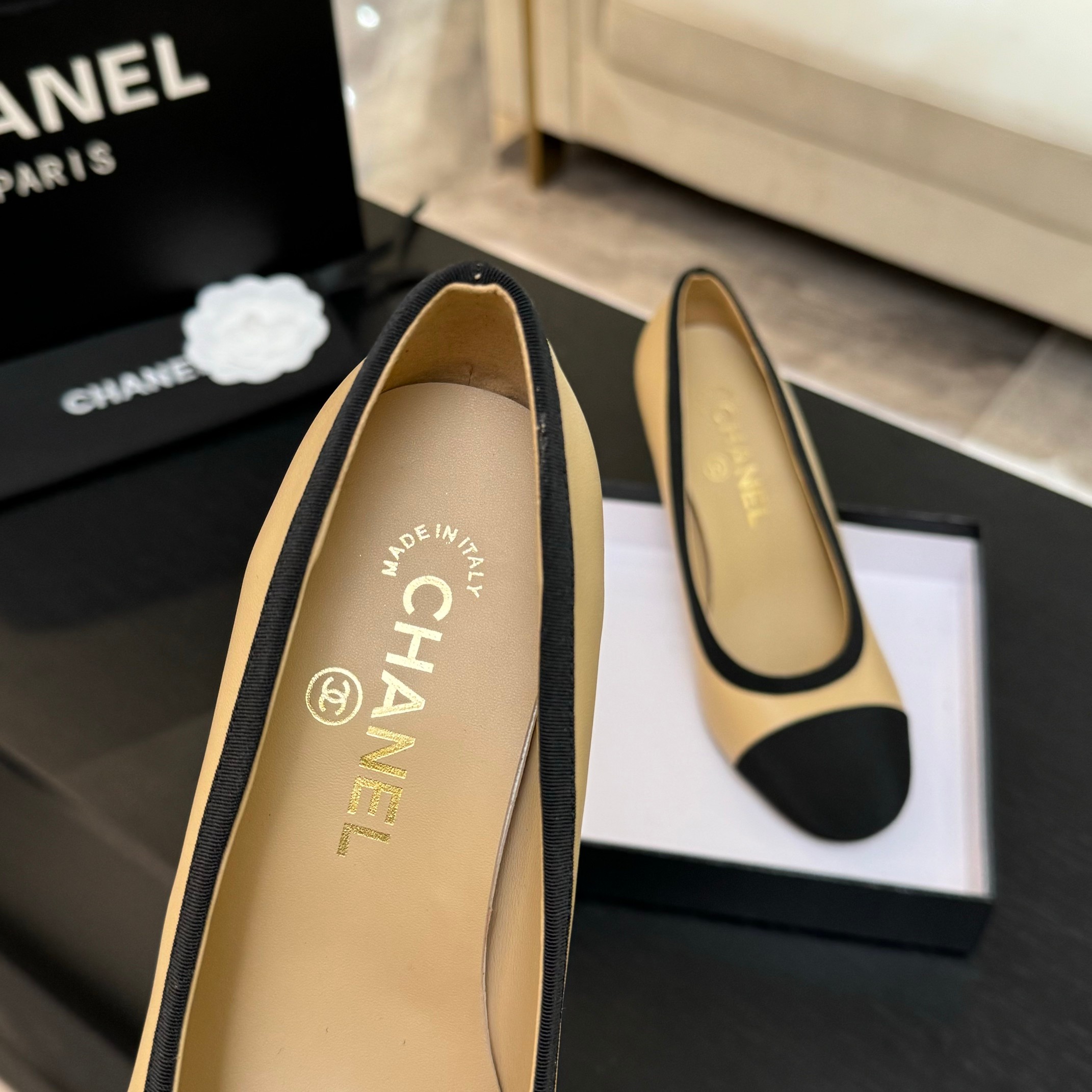 Chanel Women's Beige & Black Leather Pointed Toe Pearl Heel Pumps 7 a1745832512771 6648