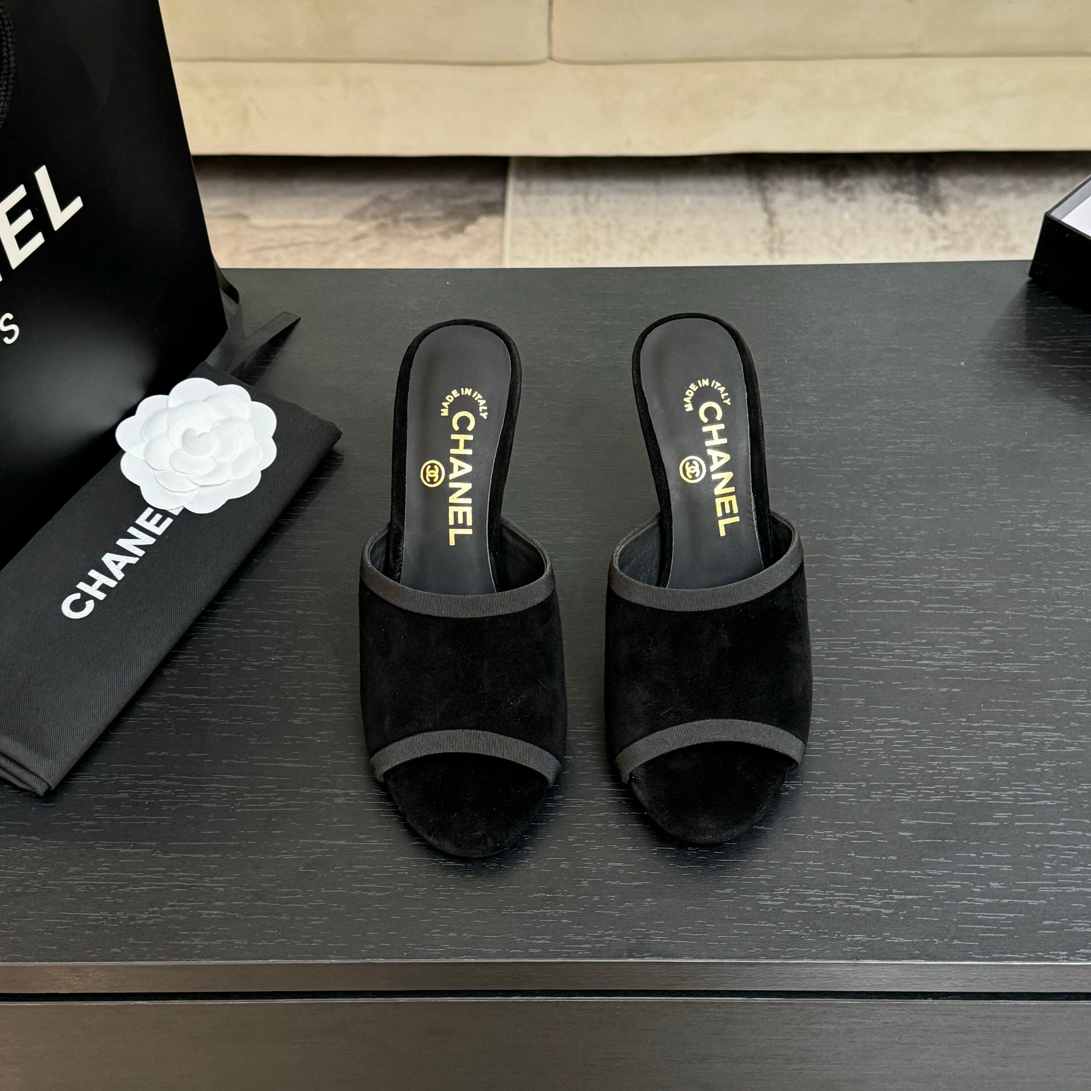 Chanel Women's Elegant Pearl Heel Mules - Classic & Versatile Design 3 a1745832538284 6055