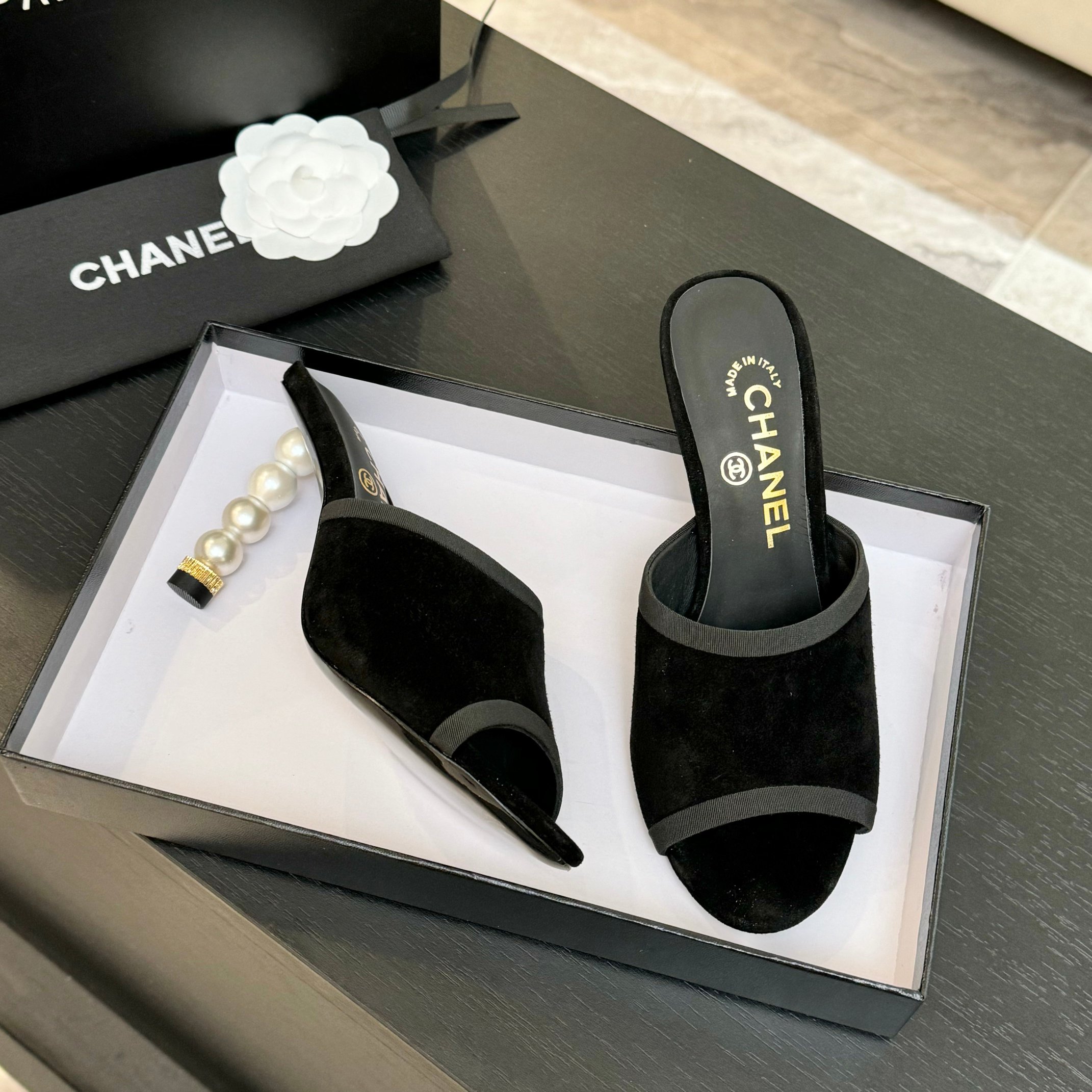 Chanel Women's Elegant Pearl Heel Mules - Classic & Versatile Design 4 a1745832538286 4055