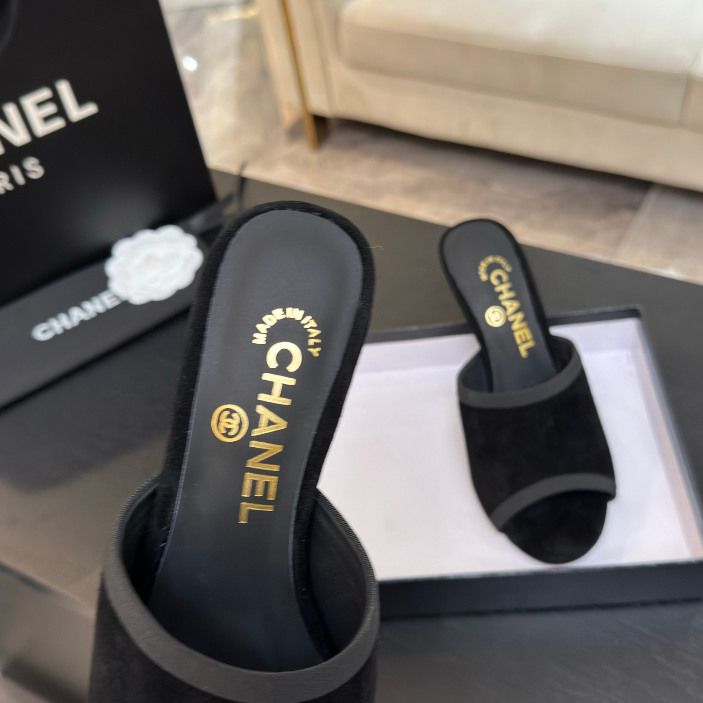 Chanel Women's Elegant Pearl Heel Mules - Classic & Versatile Design 7 a1745832540081 7872
