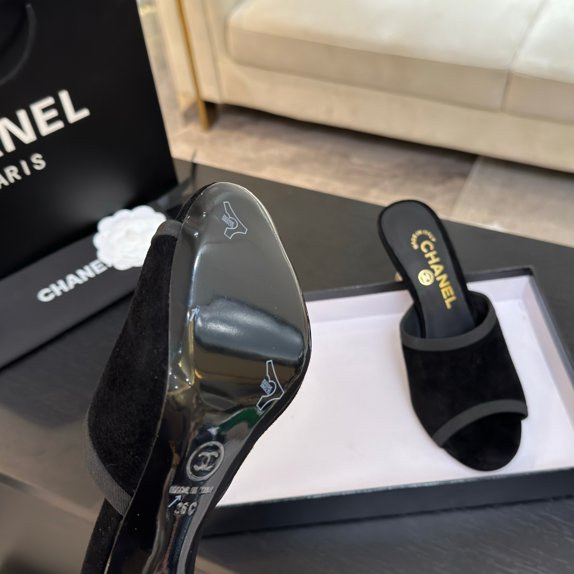 Chanel Women's Elegant Pearl Heel Mules - Classic & Versatile Design 9 a1745832540083 4426