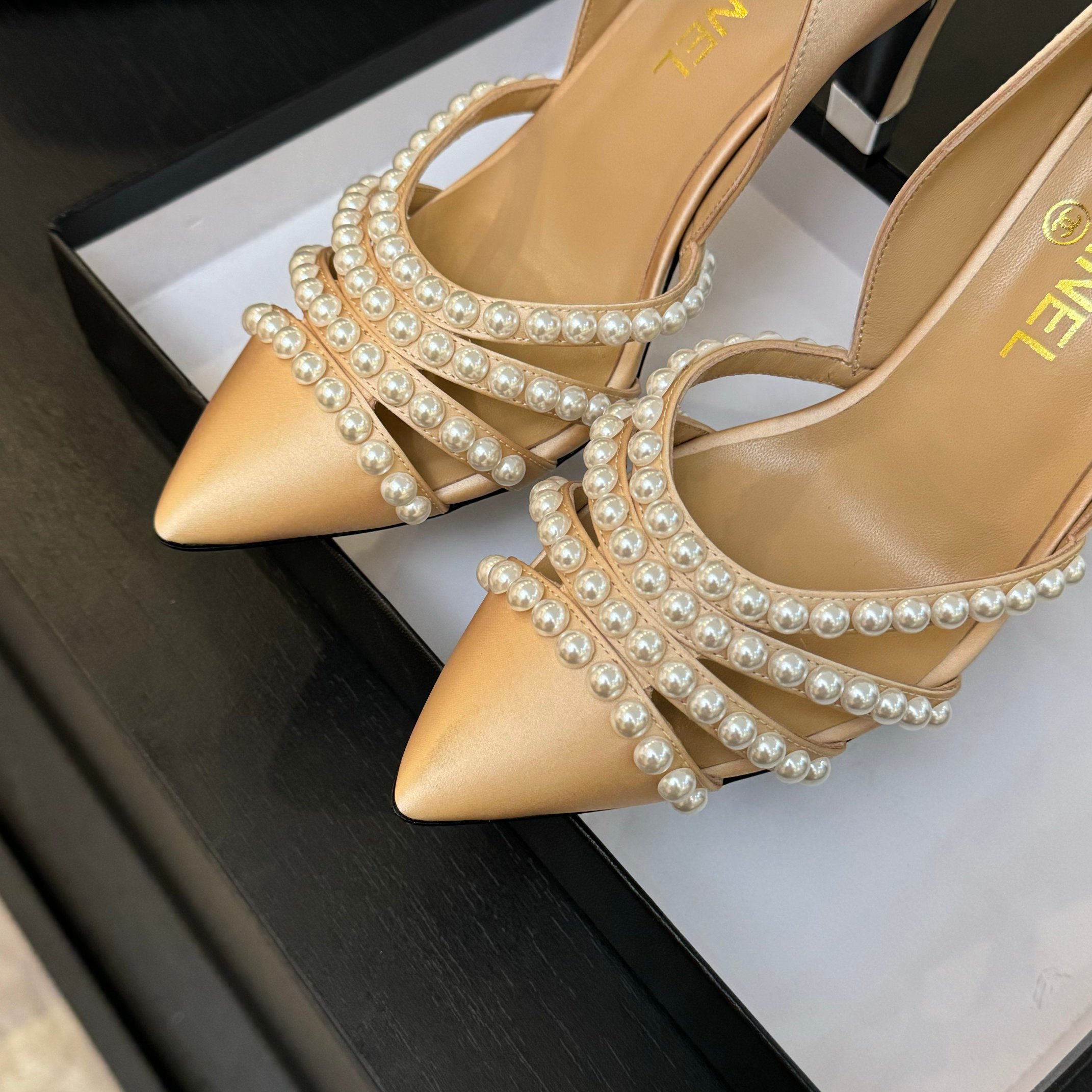 Chanel 25P Pearl Heel Pumps - Elegant Pointed Toe Heels for Women 4 a1746608172093 3352