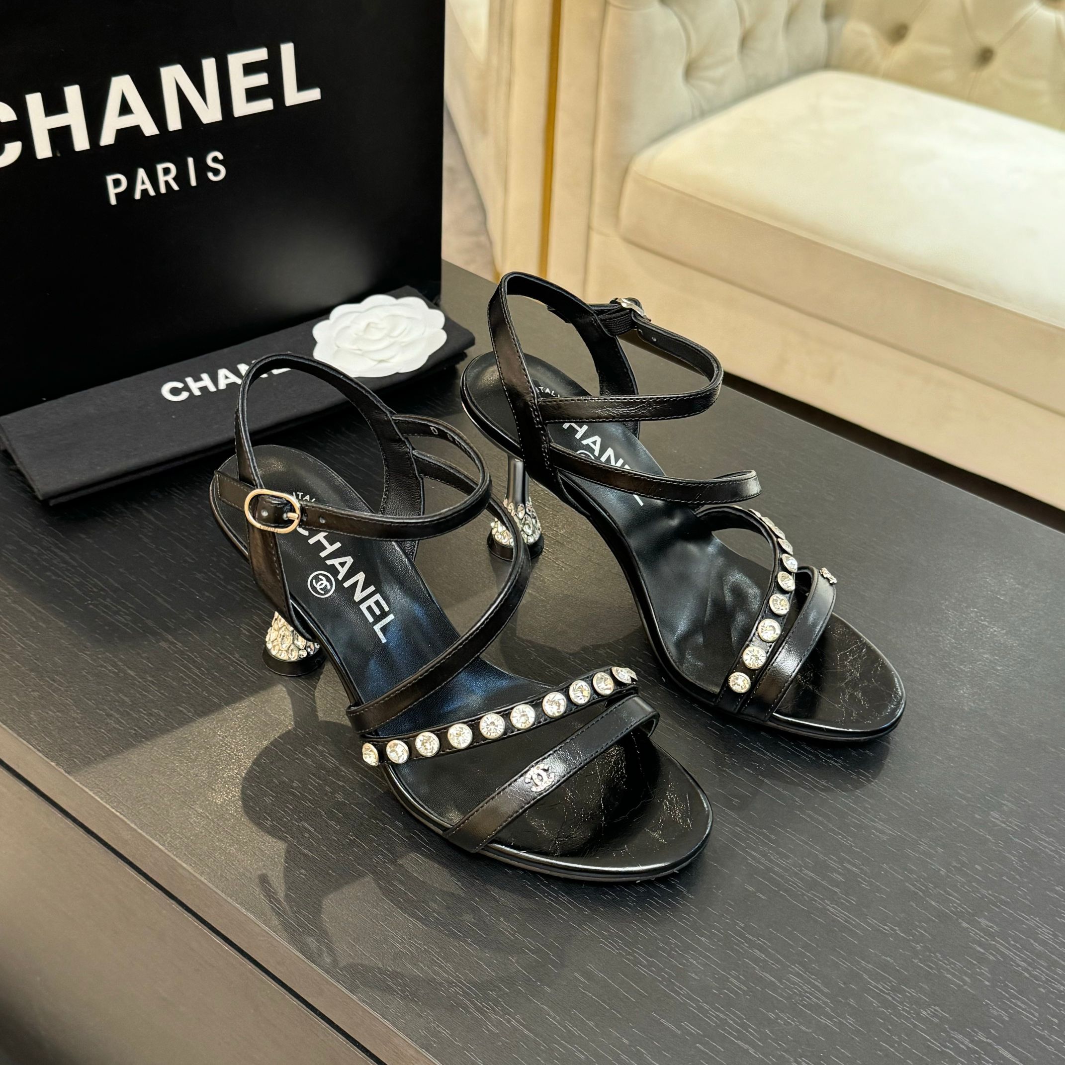 Chanell 25C Pearl Double C Buckle High Heels - Vintage Style 3 a1748162366550 6557