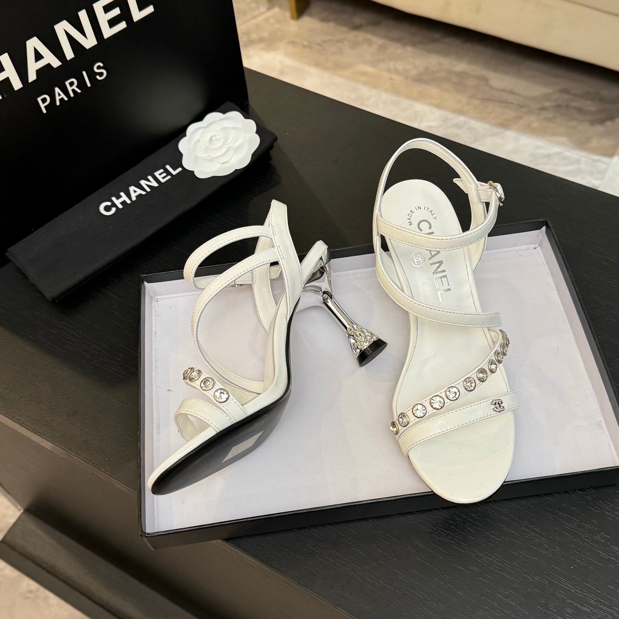 Chanell 25C Pearl Double C Buckle High Heels - Vintage & Retro Style 5 a1748162382409 2006