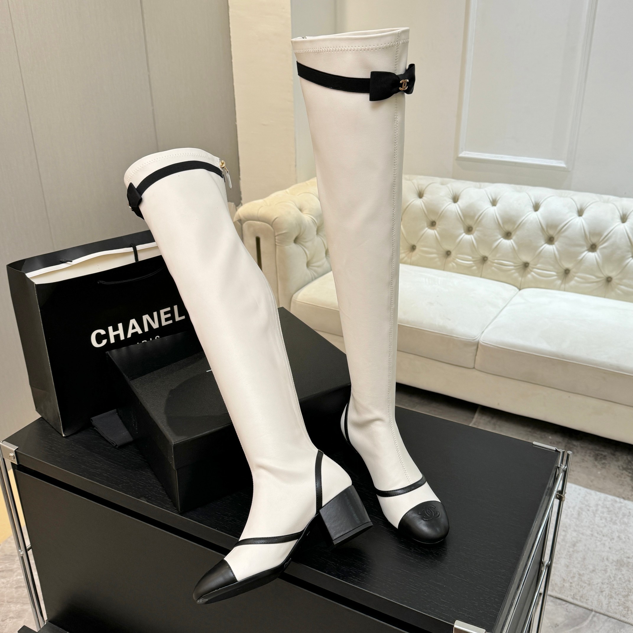 מגפי ידים של Chanel בסגנון ריפות ועקב מרובע 9 a1757839276583 3837