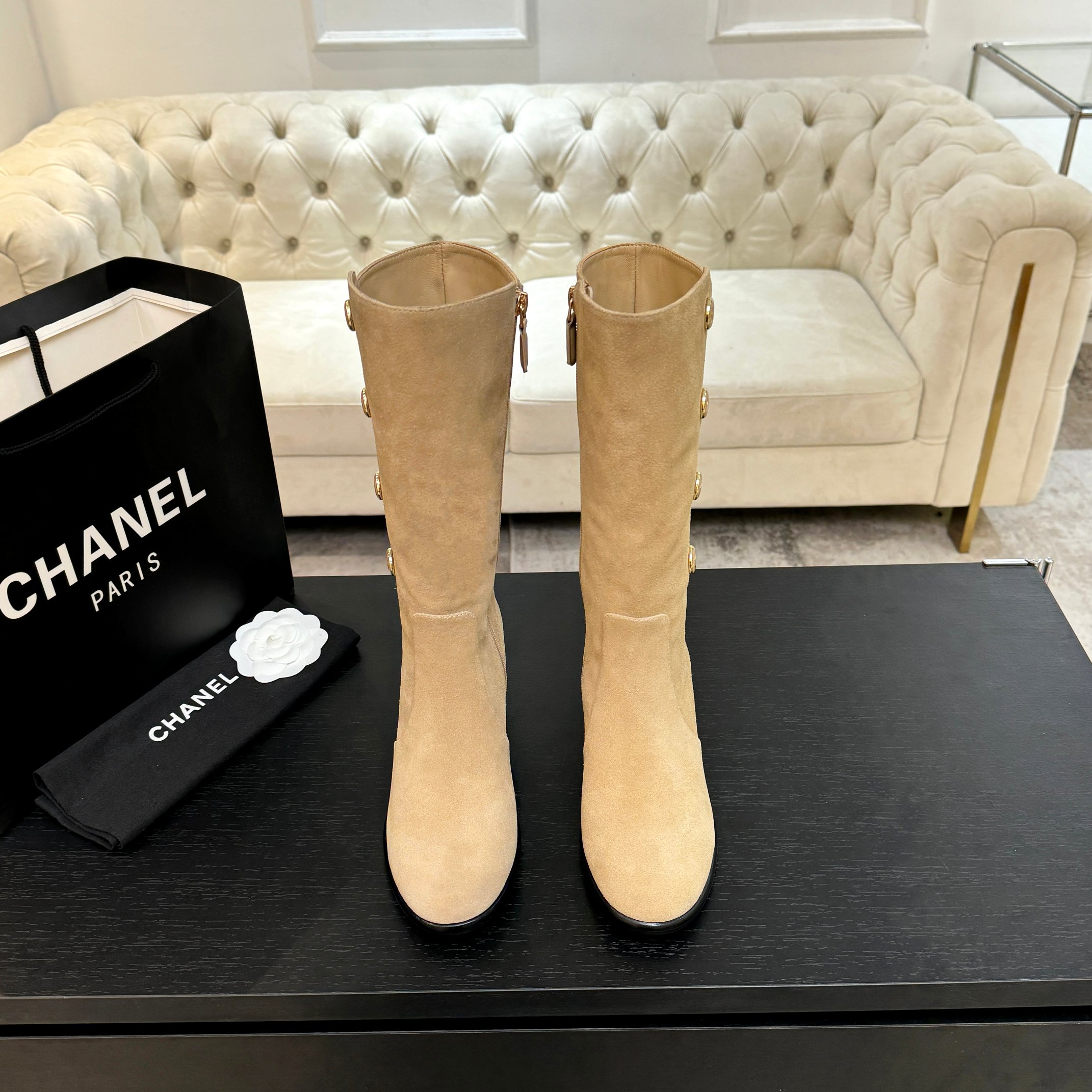 NO:630826,Chanel 25A high-end handmade series of boots, new models are on sale first, this year's autumn and winter must-have items, original development, private model hardware, genuine leather outsole, upper cowhide, lining sheepskin Size: 35-39, other sizes are determined, boots, chanel, boots, cowhide, sheepskin, Leather soles19860909Chanel 25A高级手工坊系列长靴 新款抢先发售 今年秋冬必爆单品 原版开发 私模五金 真皮大底 鞋面牛皮 内里羊皮 Size:35-39 其他码数定,靴子,chanel,boots,cowhide,sheepskin,Leather soles,Women's Shoes