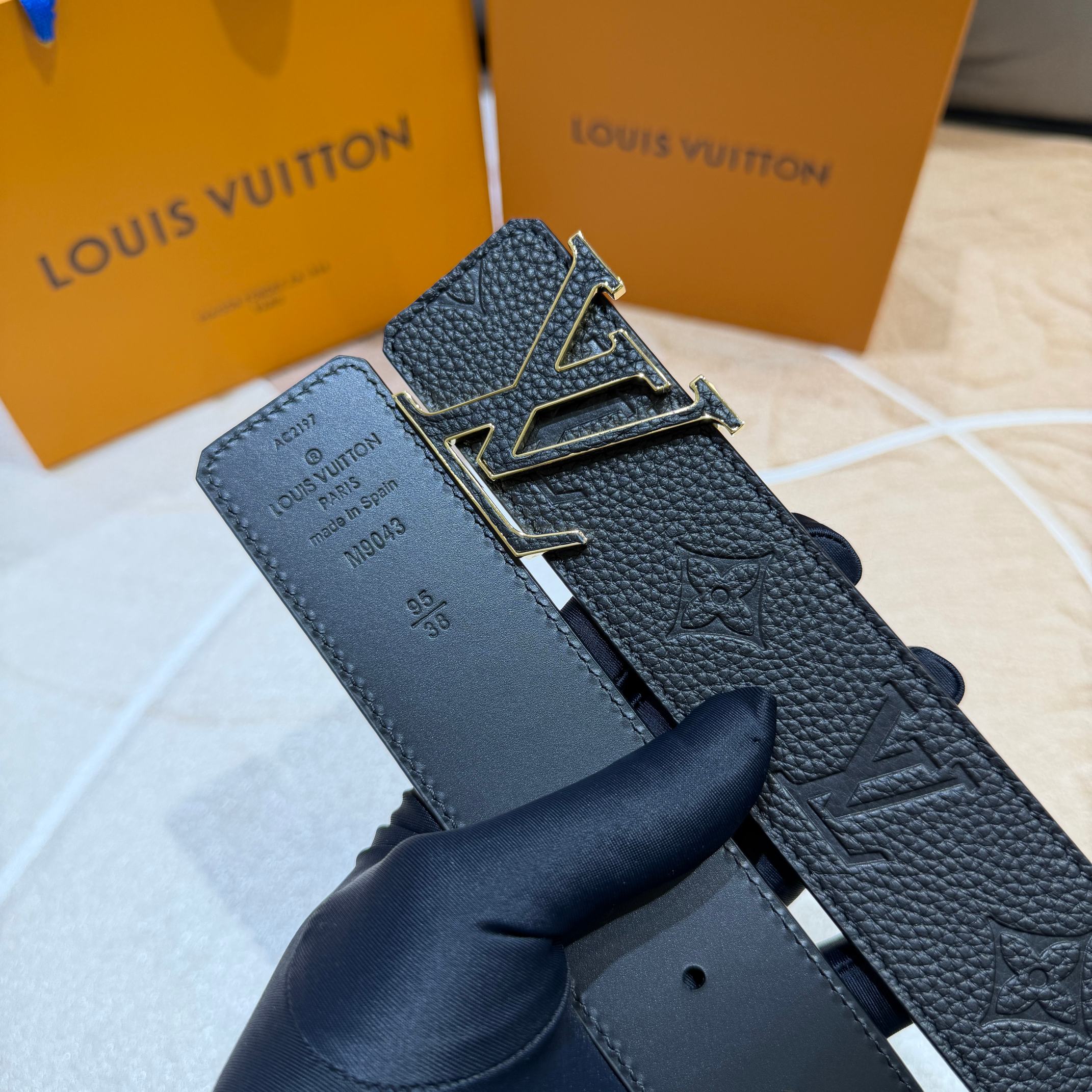 驴家法国🇫🇷原厂皮料 双面荔枝纹搭配意大利🇮🇹进口尺寸4.0cm 精品五金进口炉内五金