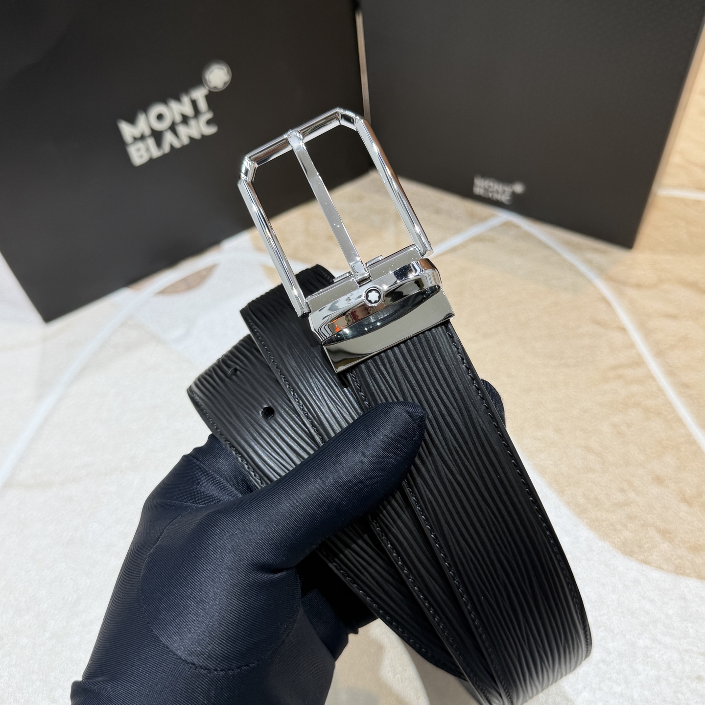 MONT BLANC   万宝龙   宽度:3.5CM   专柜新款[庆祝]  代购品质  双面进口小牛