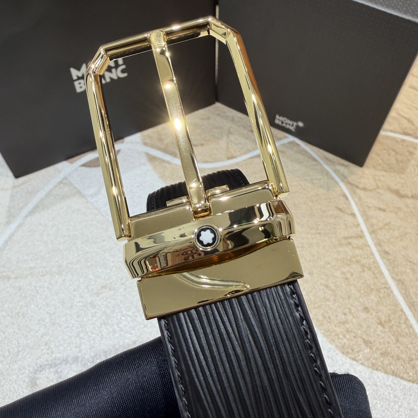 MONT BLANC   万宝龙   宽度:3.5CM   专柜新款[庆祝]  代购品质  双面进口小牛