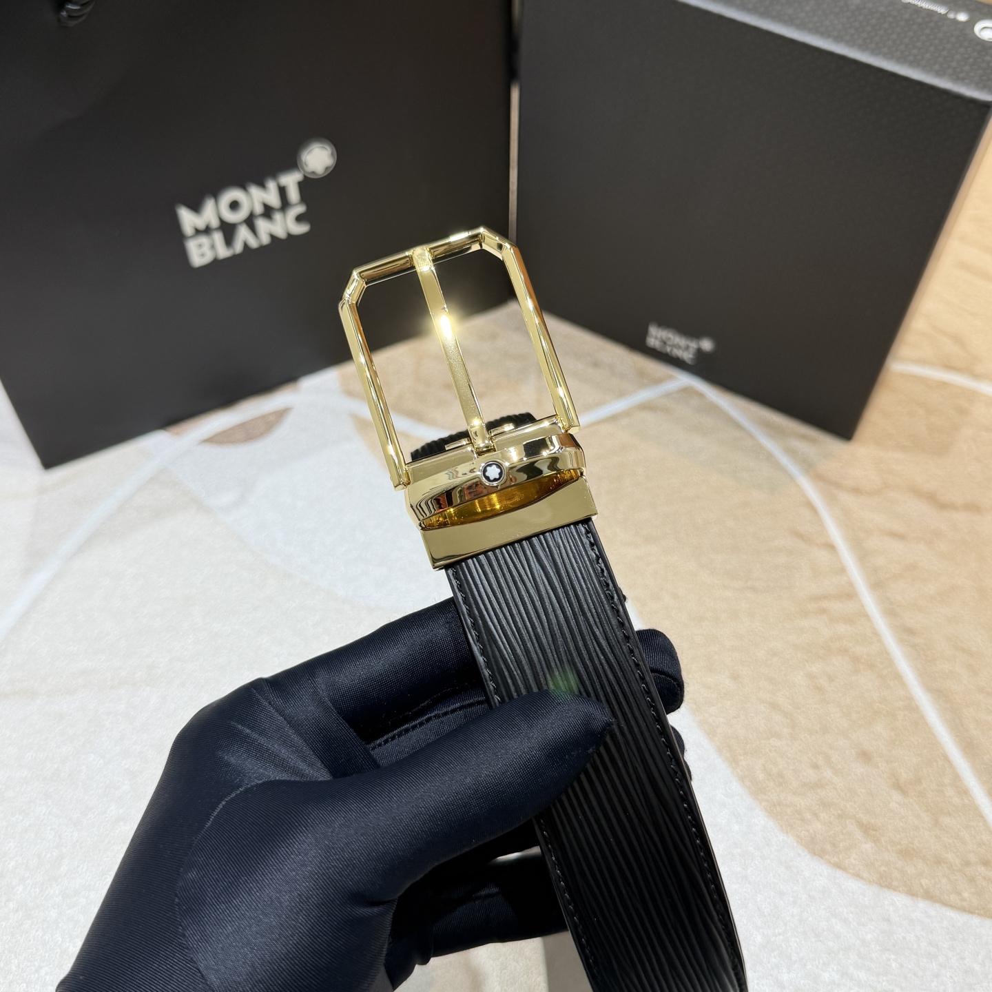MONT BLANC   万宝龙   宽度:3.5CM   专柜新款[庆祝]  代购品质  双面进口小牛
