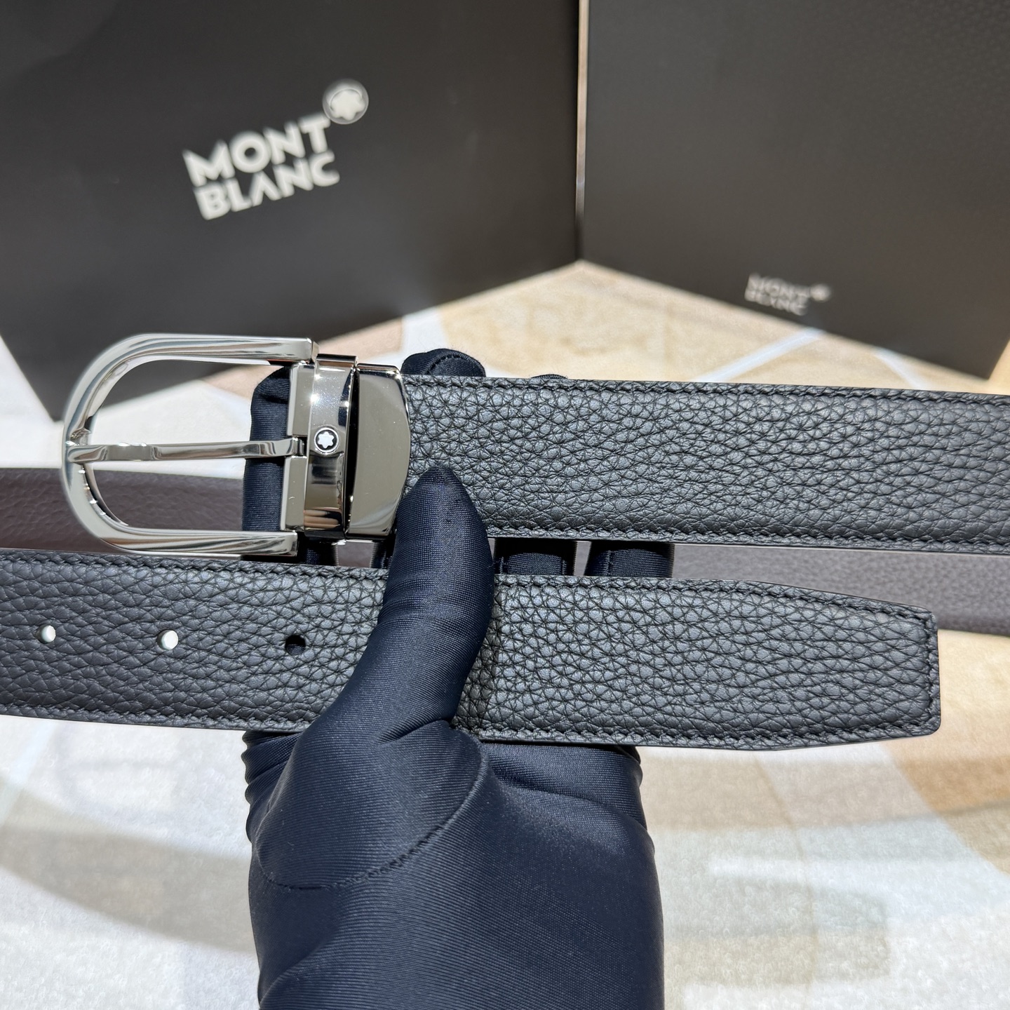MONT BLANC   万宝龙   宽度:3.5CM   专柜新款[庆祝]  代购品质  双面进口小牛