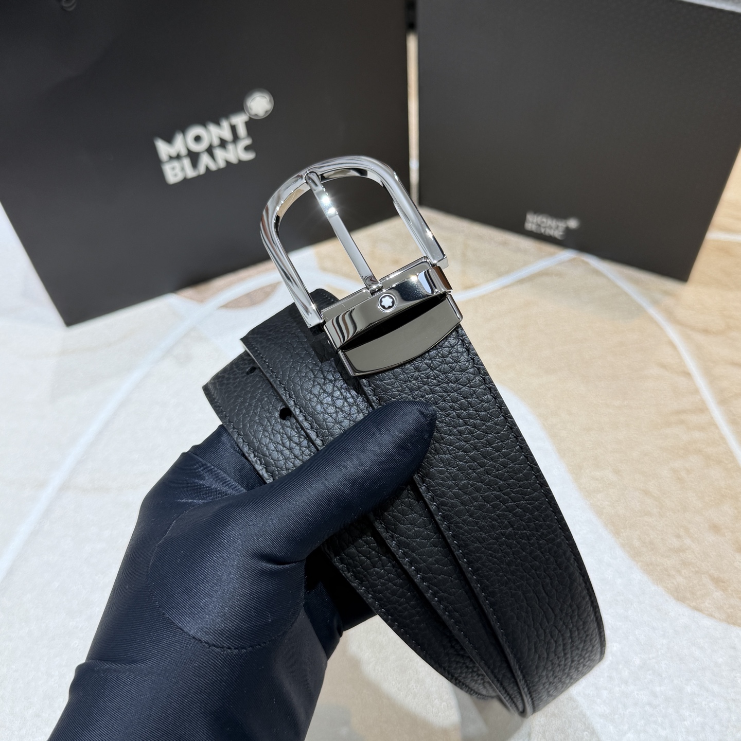 MONT BLANC   万宝龙   宽度:3.5CM   专柜新款[庆祝]  代购品质  双面进口小牛