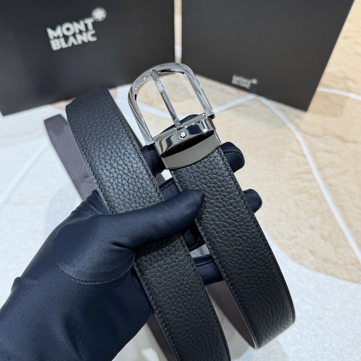 MONT BLANC   万宝龙   宽度:3.5CM   专柜新款[庆祝]  代购品质  双面进口小牛