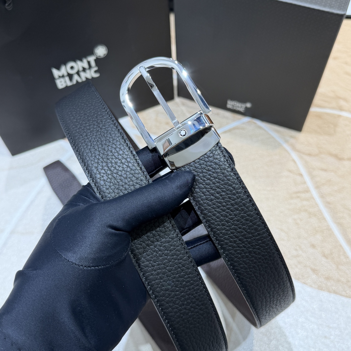 MONT BLANC   万宝龙   宽度:3.5CM   专柜新款[庆祝]  代购品质  双面进口小牛