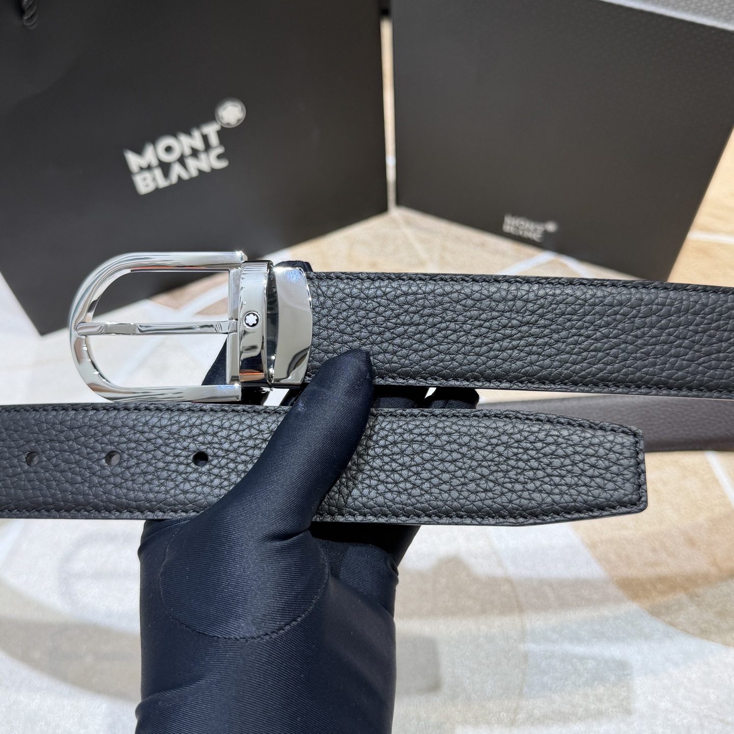 MONT BLANC   万宝龙   宽度:3.5CM   专柜新款[庆祝]  代购品质  双面进口小牛