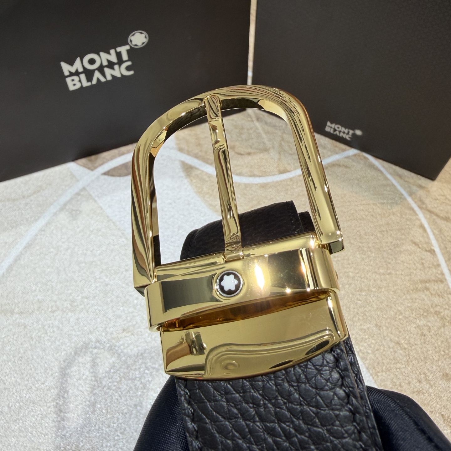 MONT BLANC   万宝龙   宽度:3.5CM   专柜新款[庆祝]  代购品质  双面进口小牛