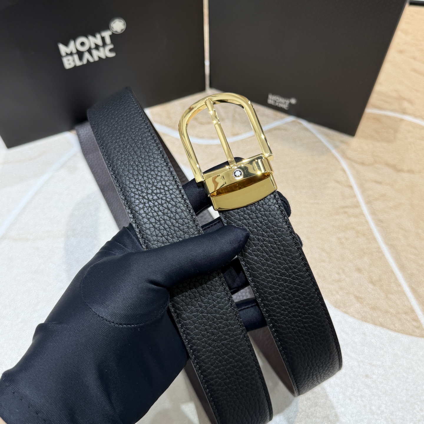 MONT BLANC   万宝龙   宽度:3.5CM   专柜新款[庆祝]  代购品质  双面进口小牛