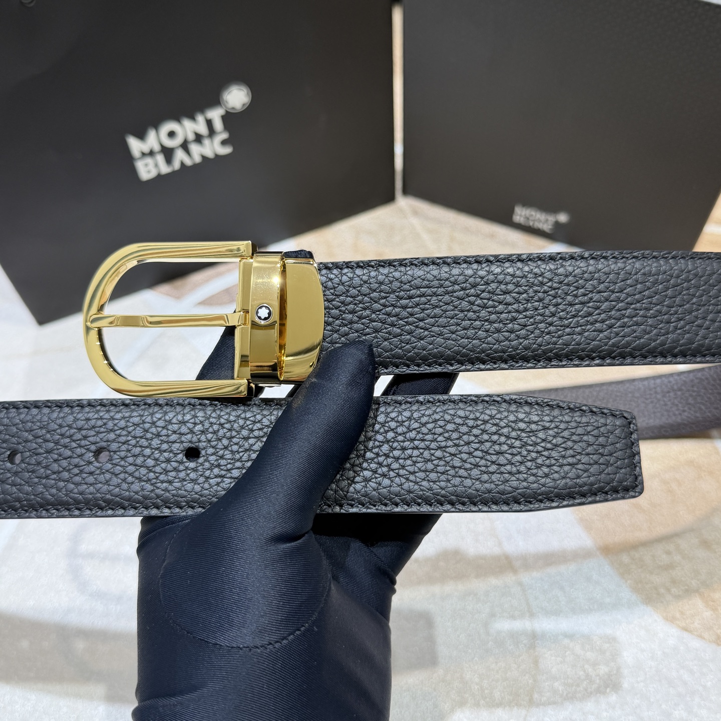 MONT BLANC   万宝龙   宽度:3.5CM   专柜新款[庆祝]  代购品质  双面进口小牛