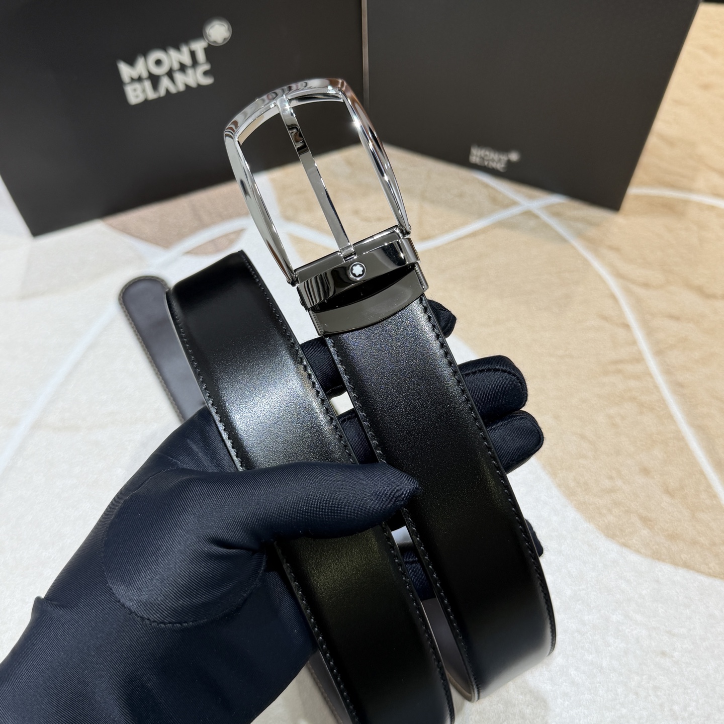 MONT BLANC   万宝龙   宽度:3.5CM   专柜新款[庆祝]  代购品质  双面进口小牛