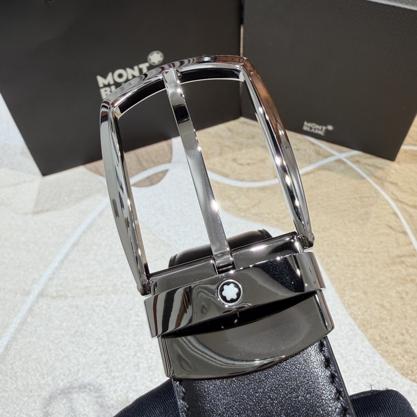 MONT BLANC   万宝龙   宽度:3.5CM   专柜新款[庆祝]  代购品质  双面进口小牛
