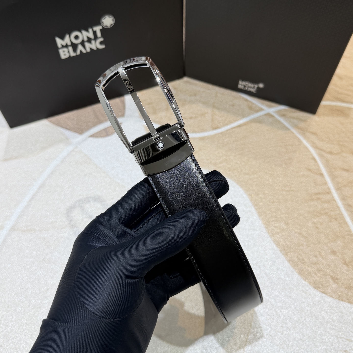 MONT BLANC   万宝龙   宽度:3.5CM   专柜新款[庆祝]  代购品质  双面进口小牛