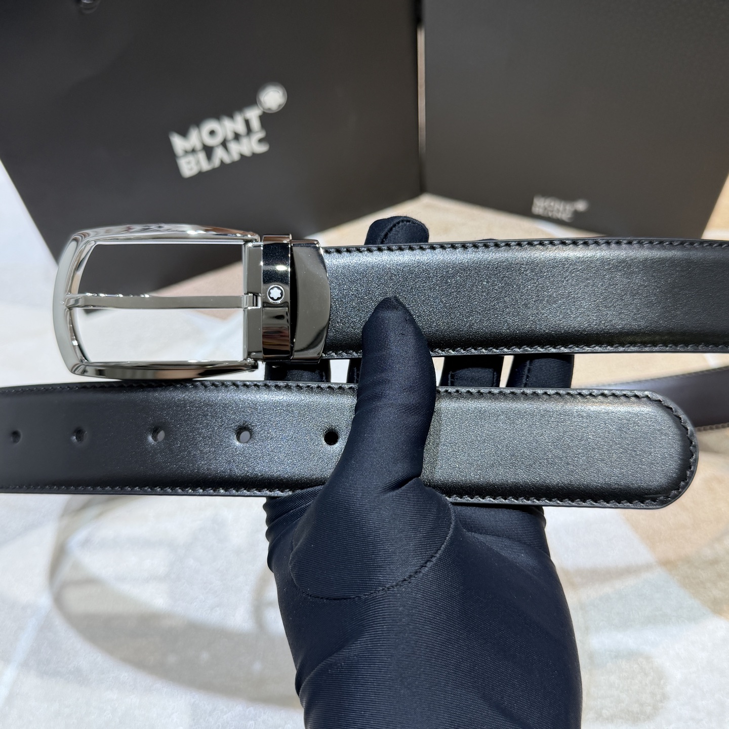 MONT BLANC   万宝龙   宽度:3.5CM   专柜新款[庆祝]  代购品质  双面进口小牛