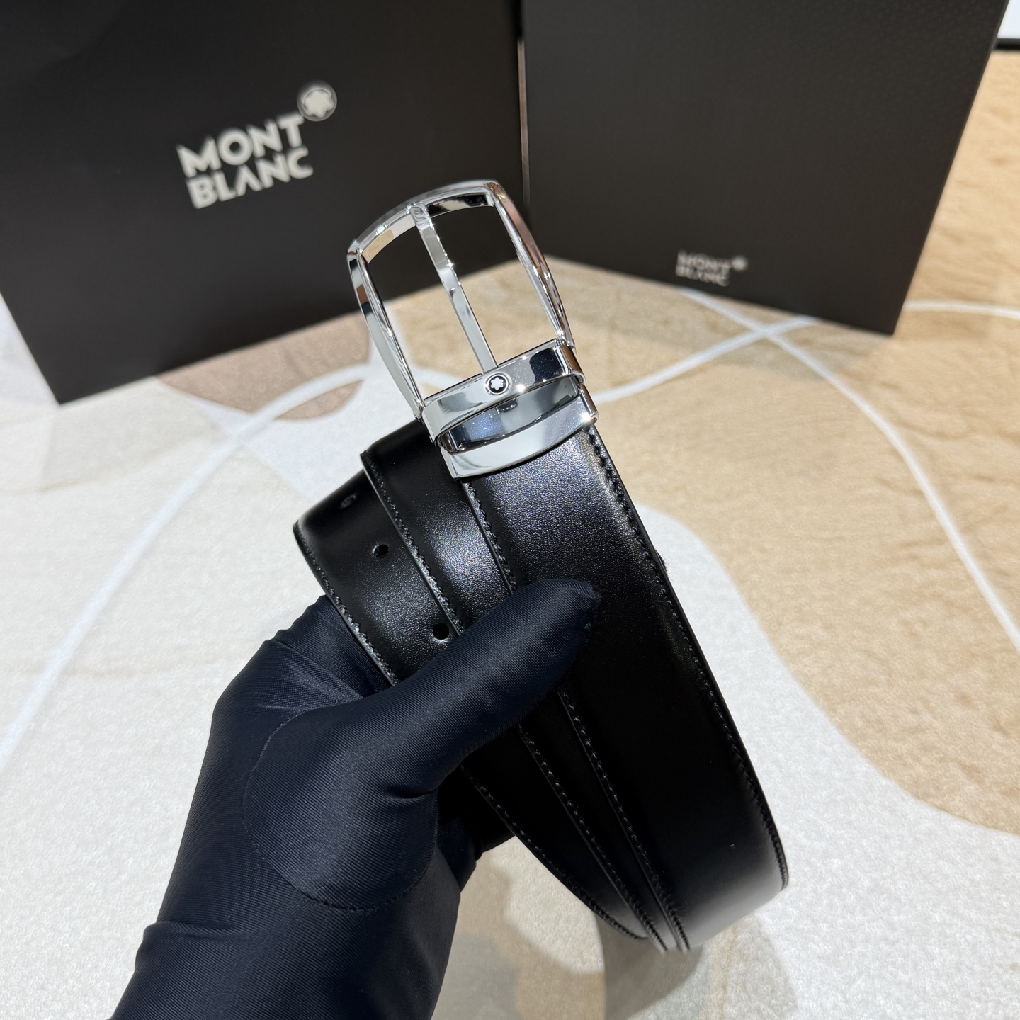 MONT BLANC   万宝龙   宽度:3.5CM   专柜新款[庆祝]  代购品质  双面进口小牛